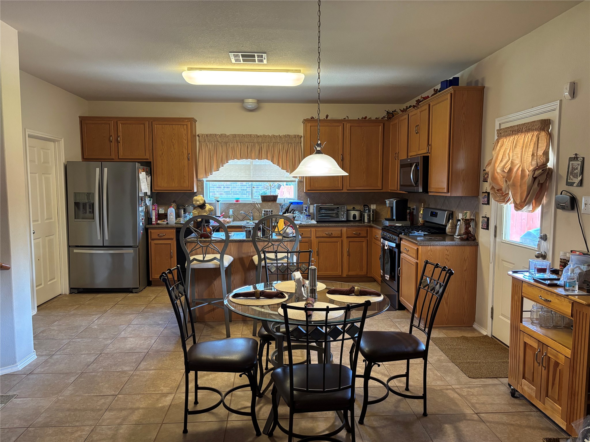 main property photo 11