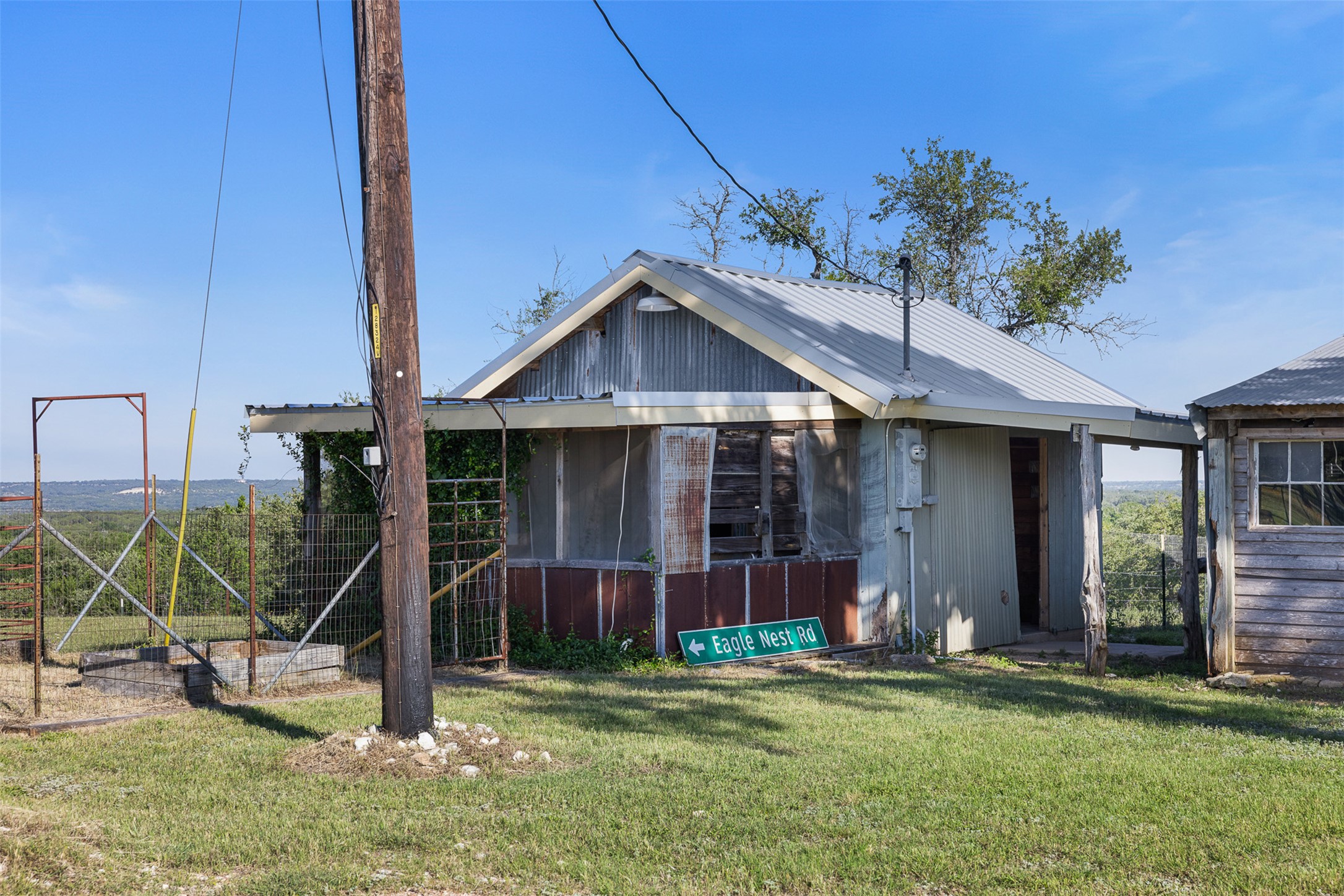 main property photo 32