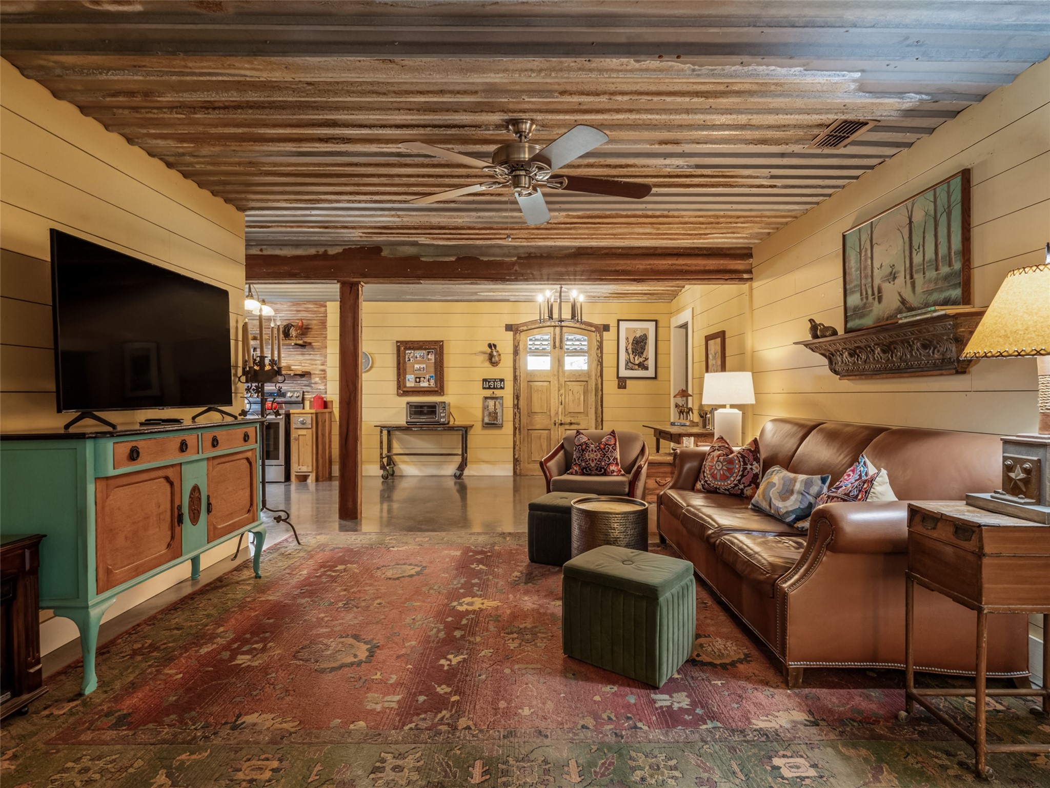 main property photo 11