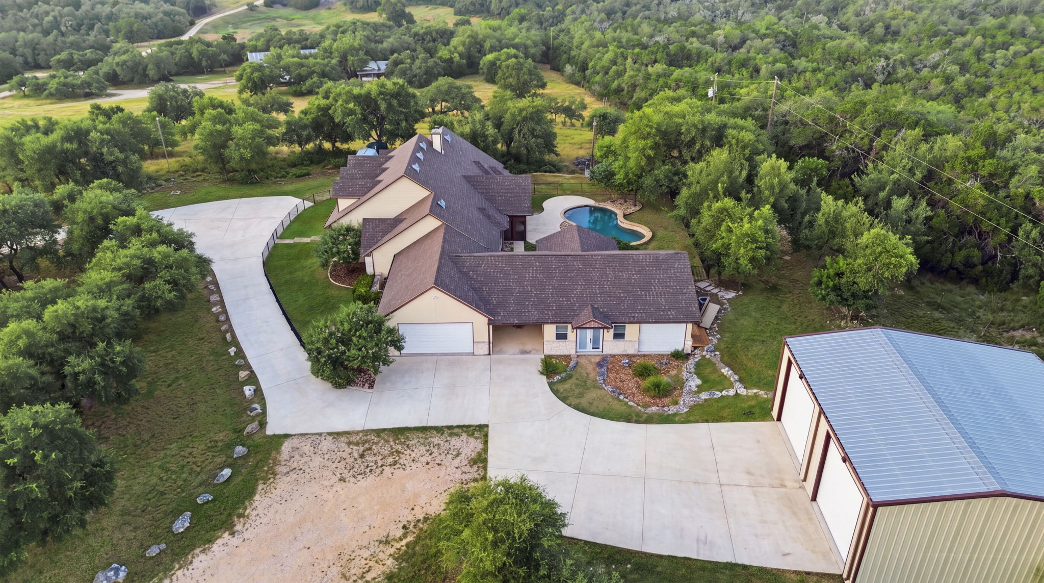main property photo 8