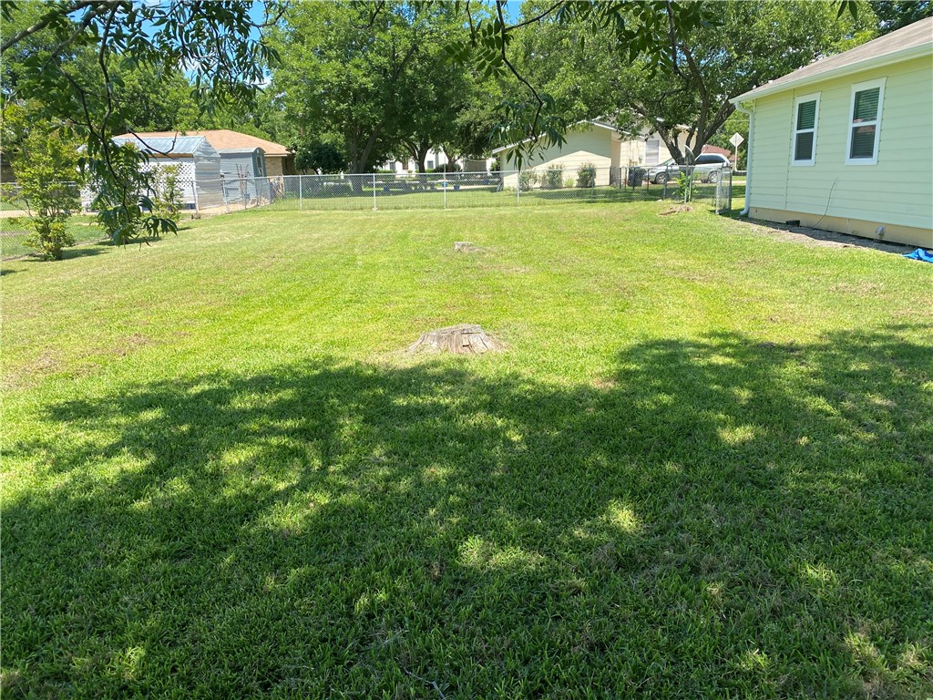 main property photo 12