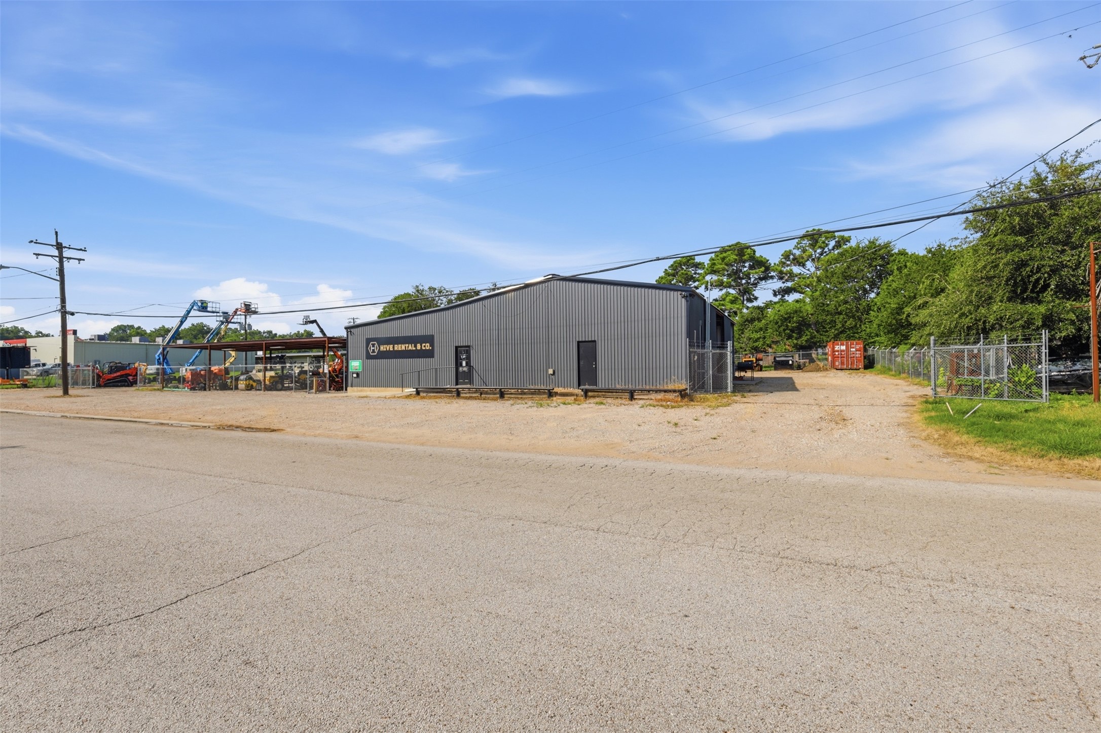 main property photo 8