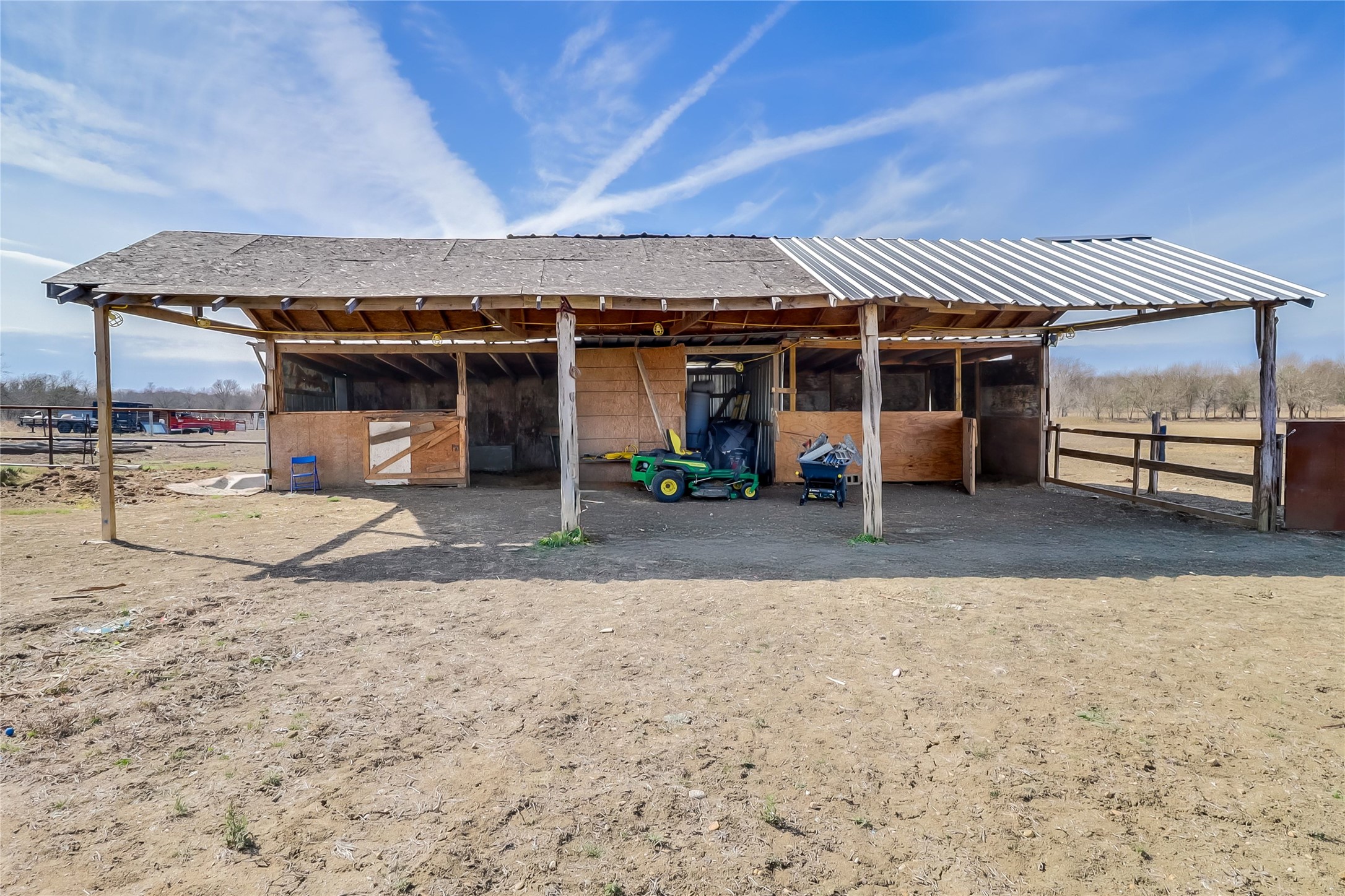 main property photo 23