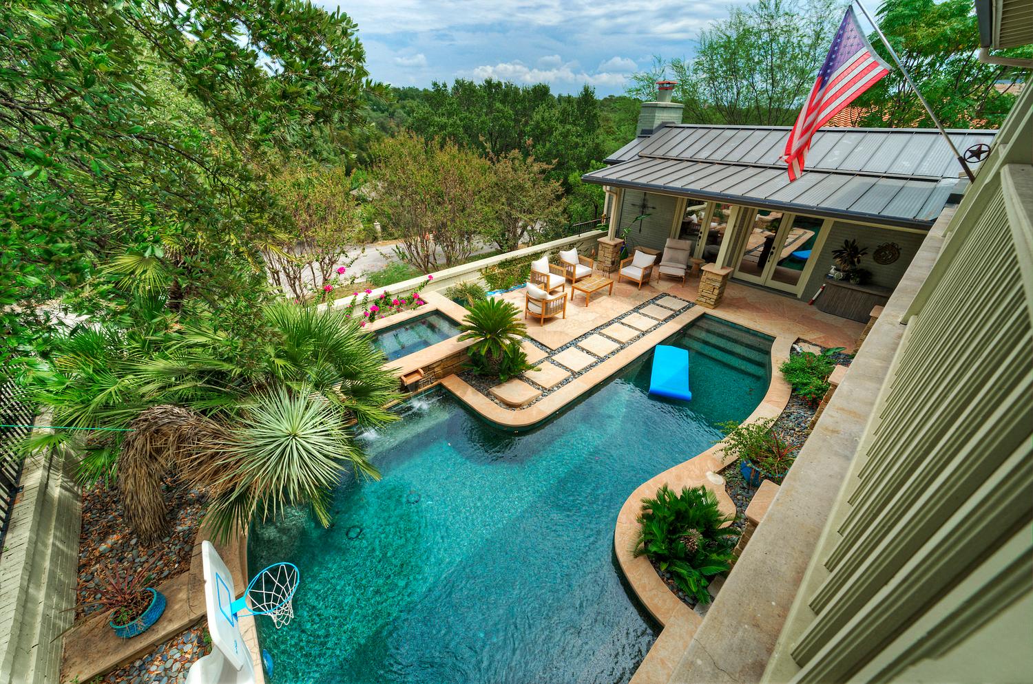 main property photo 30