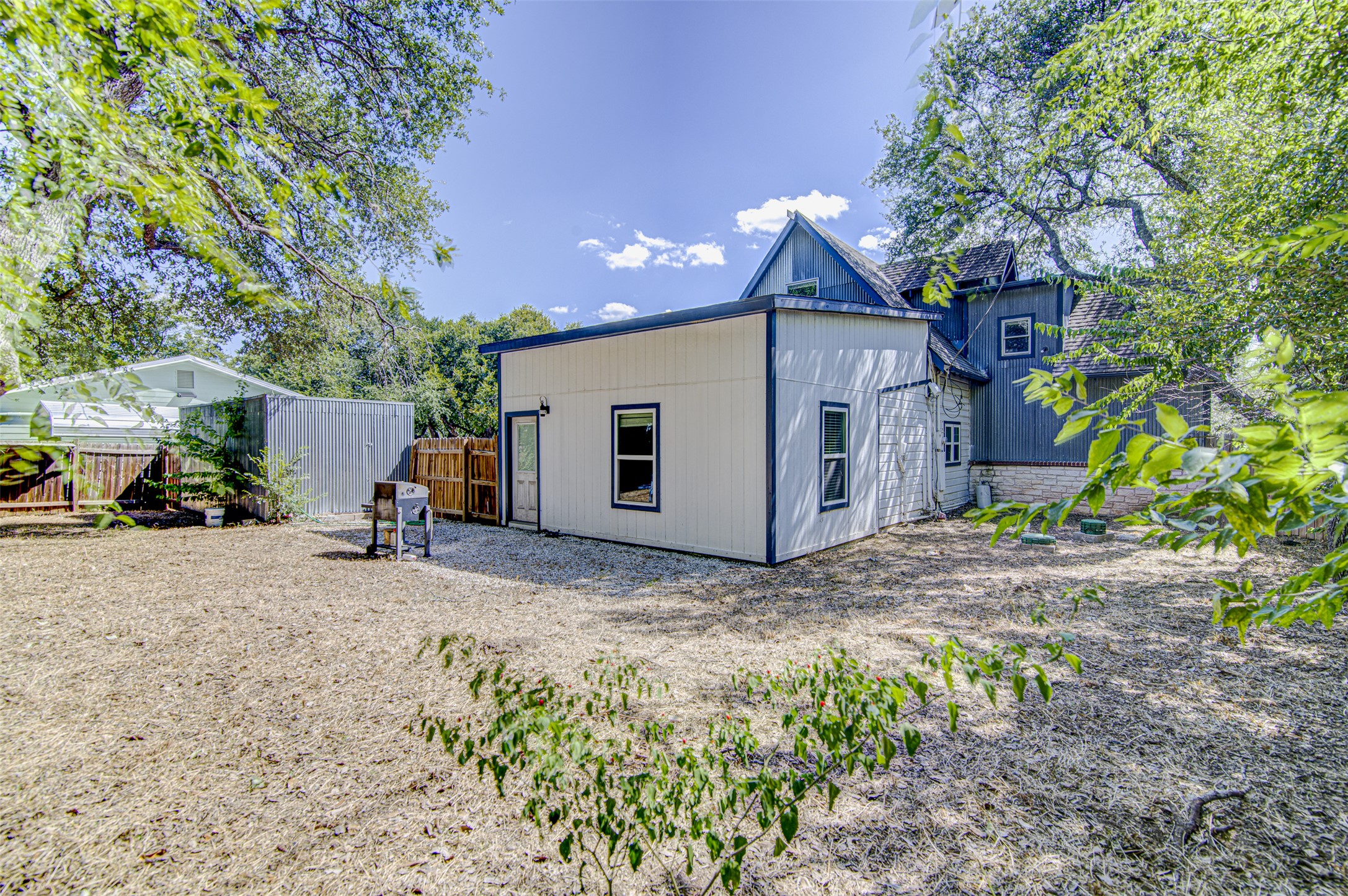 main property photo 19