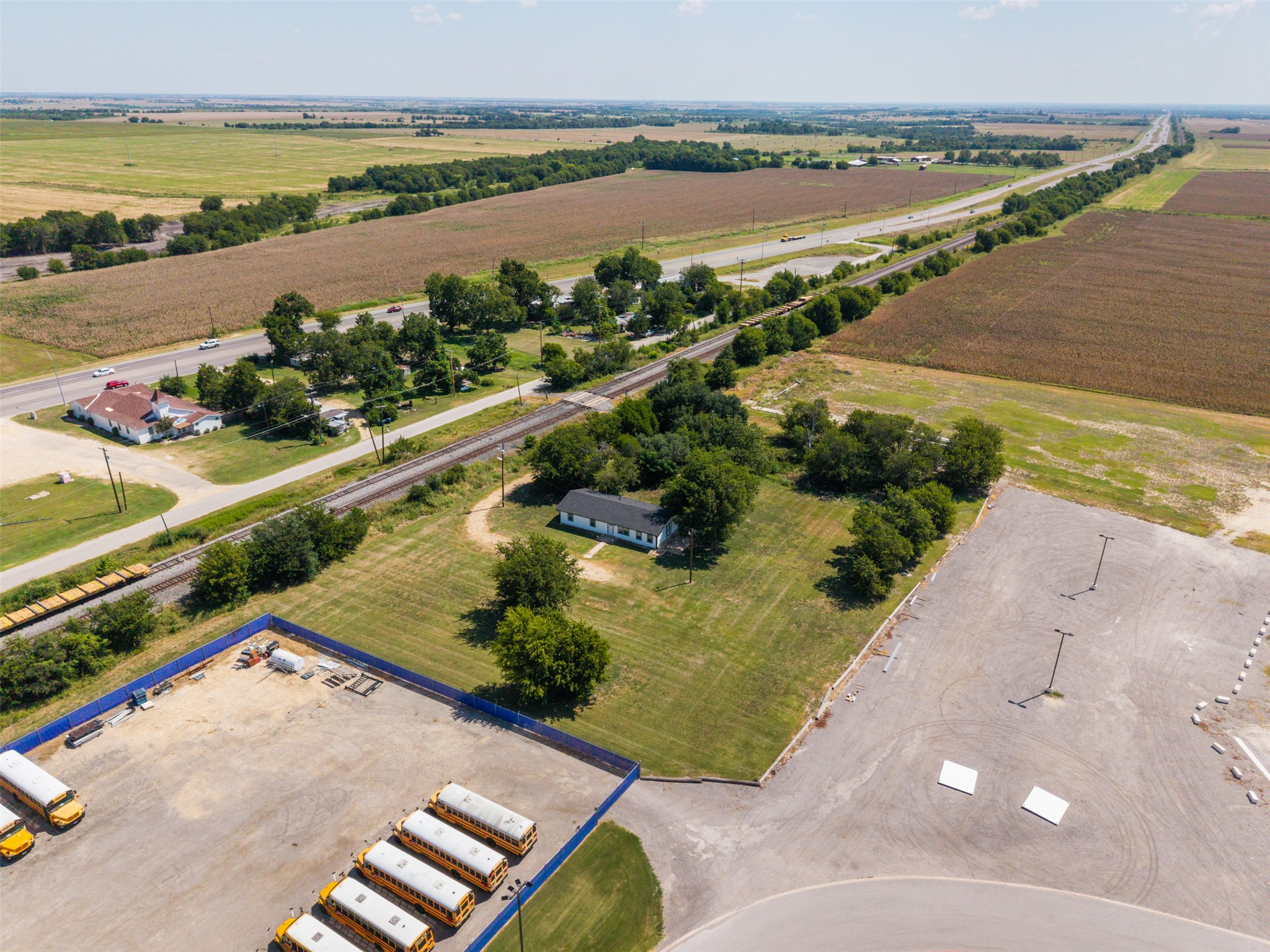 main property photo 34