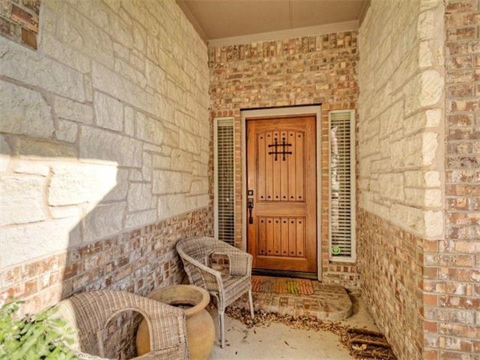 main property photo 3