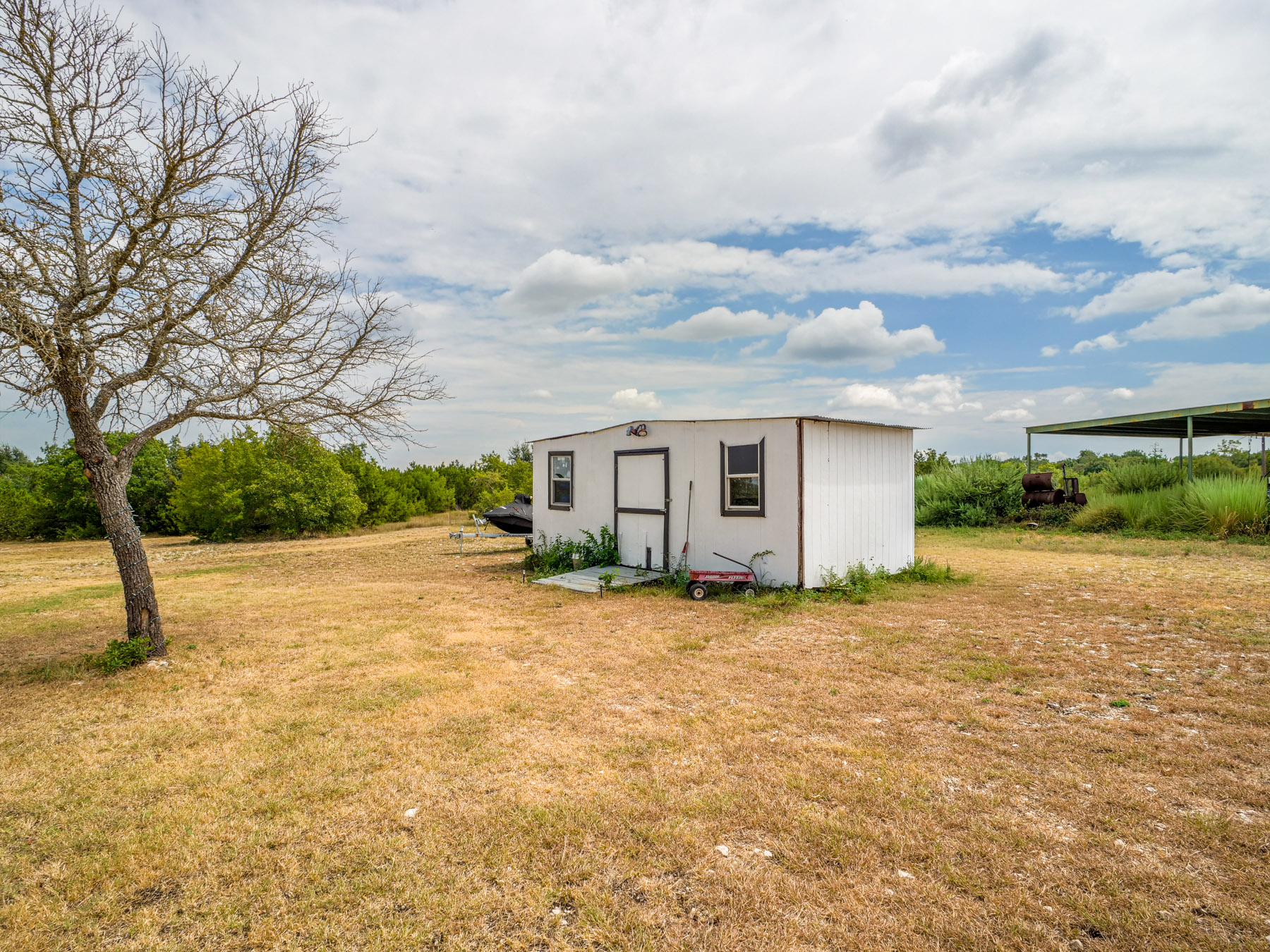 main property photo 33