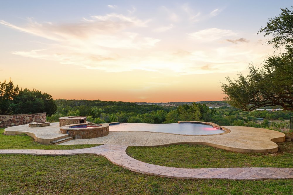 main property photo 28