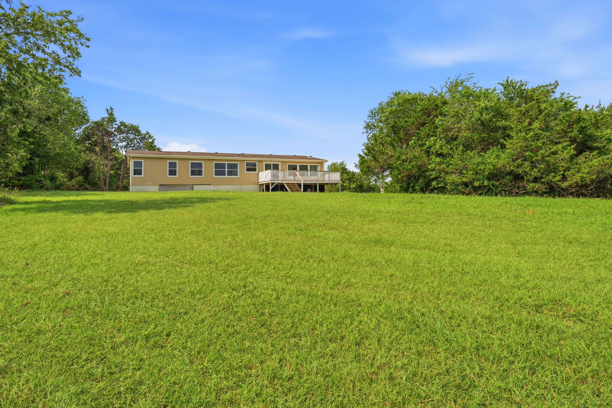 main property photo 28
