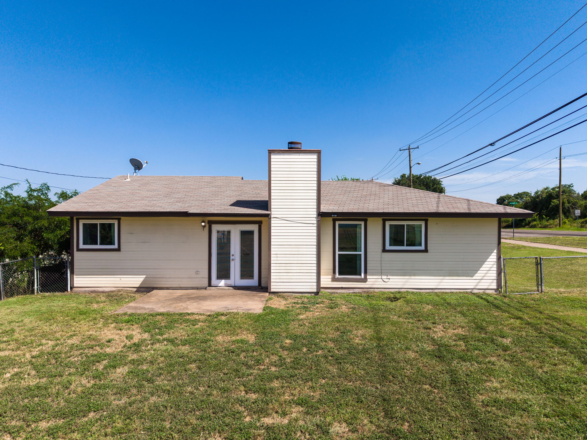 main property photo 23