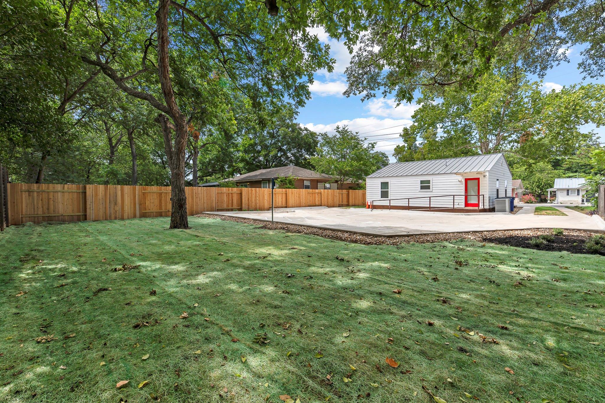 main property photo 19