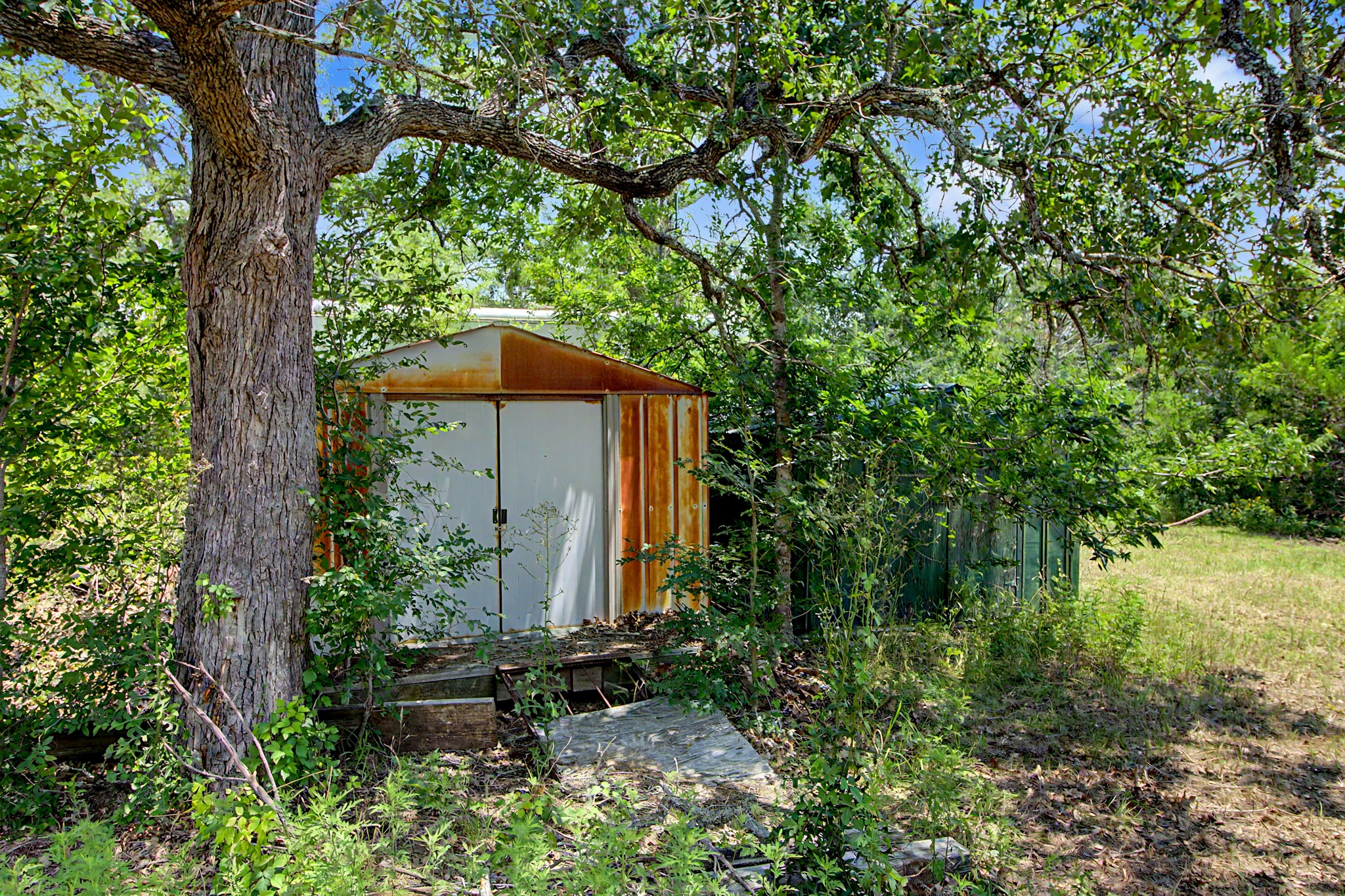 main property photo 25