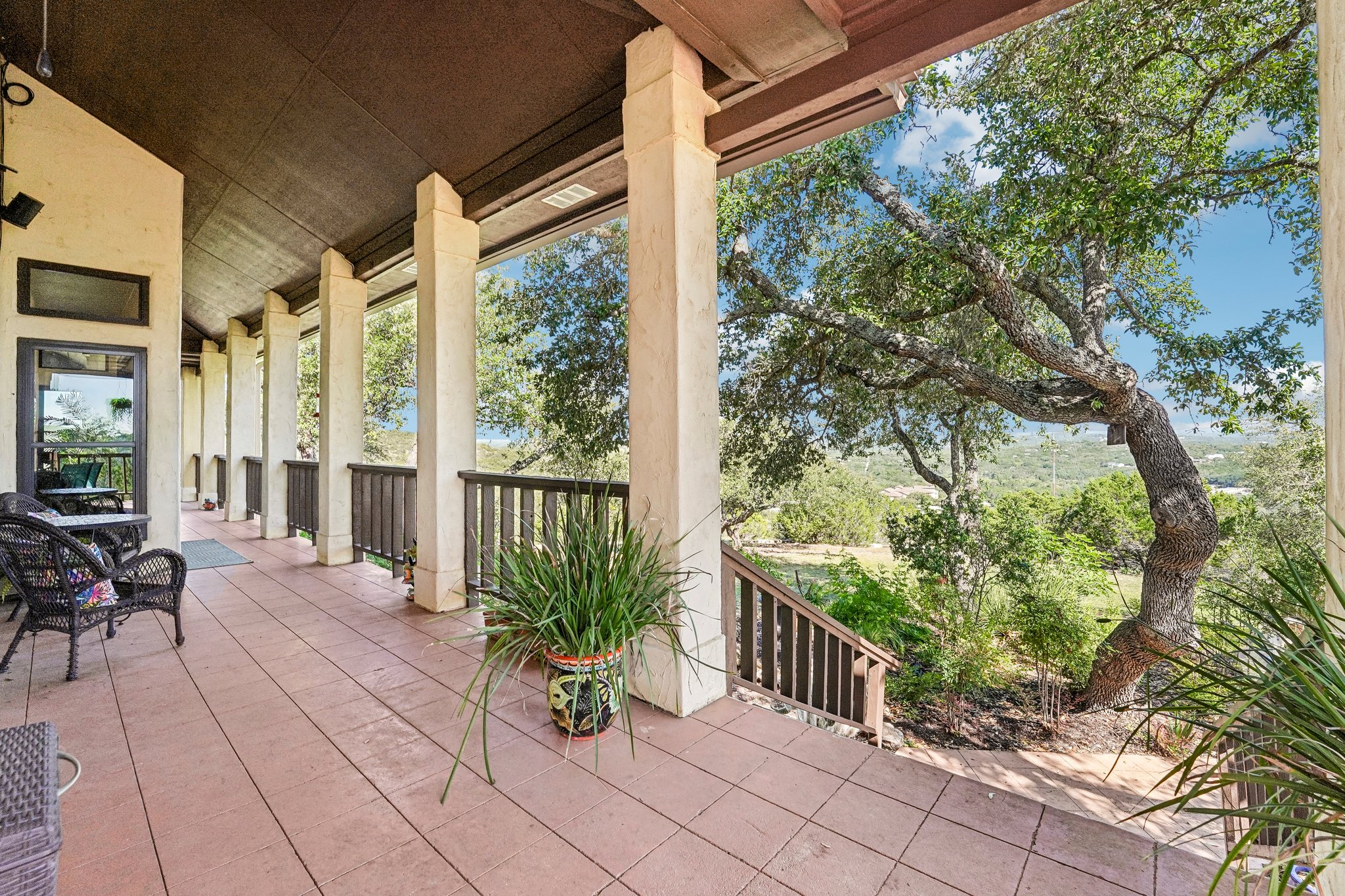 main property photo 28