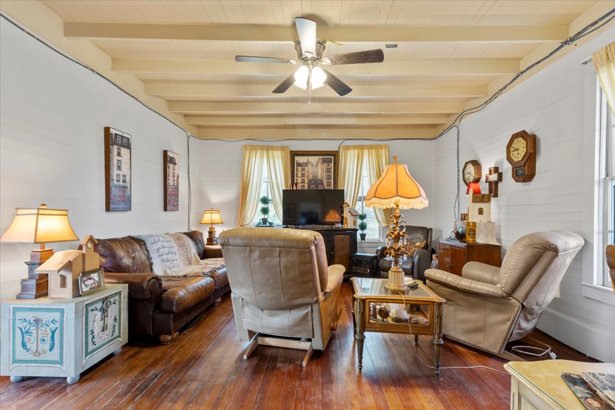 main property photo 10