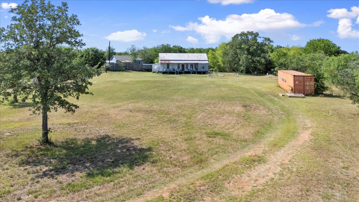 main property photo 31
