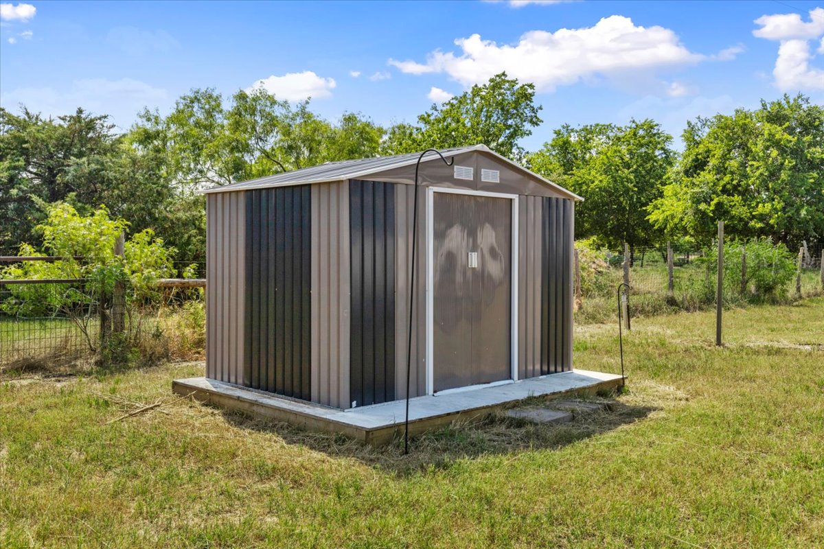main property photo 35