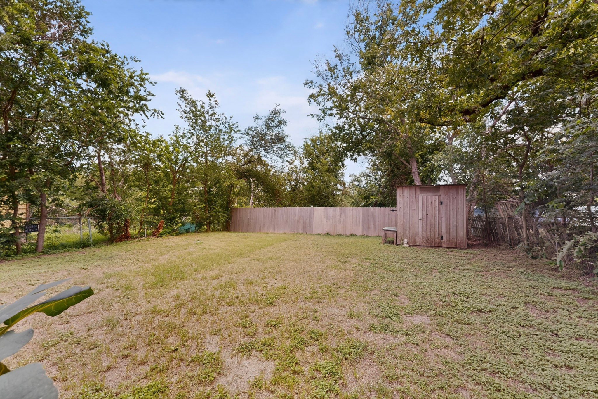 main property photo 25