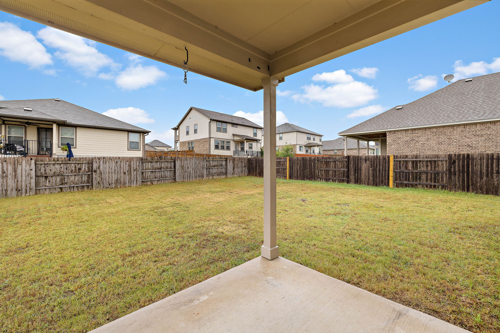 main property photo 23