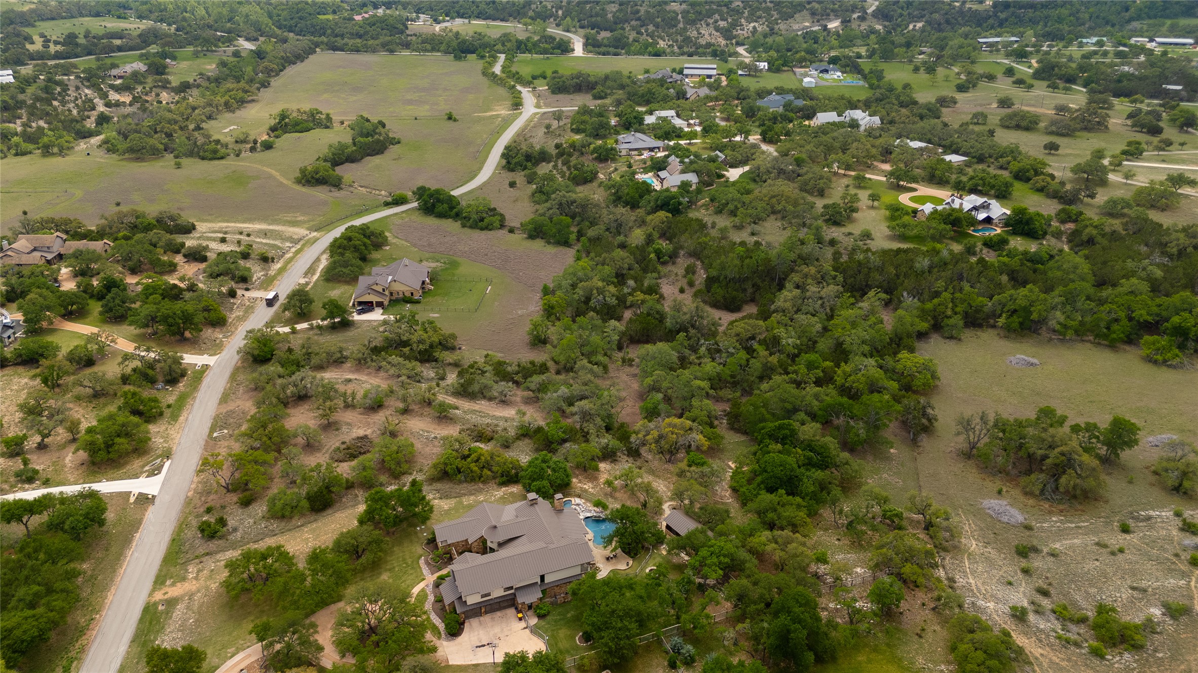 main property photo 11