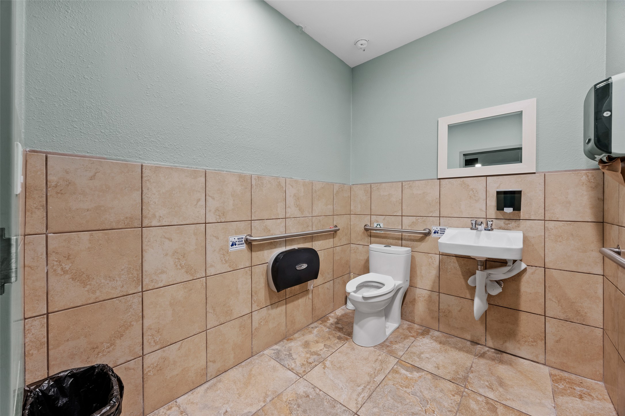 main property photo 15