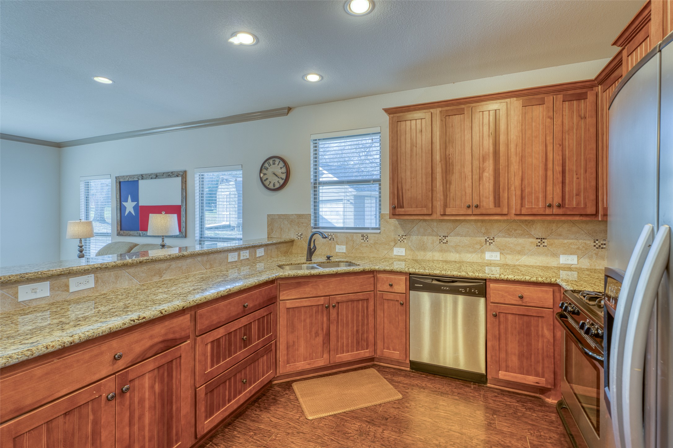 main property photo 5