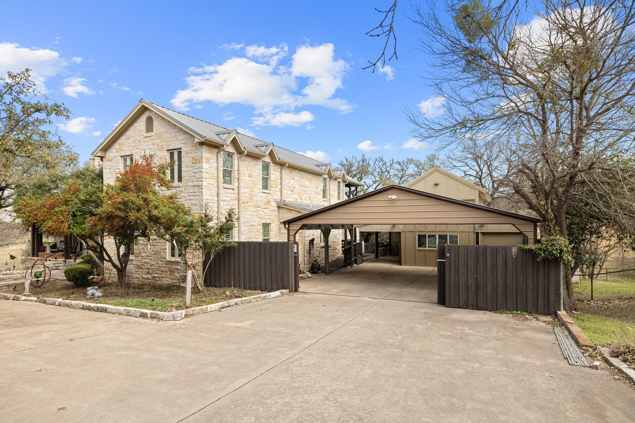main property photo 33