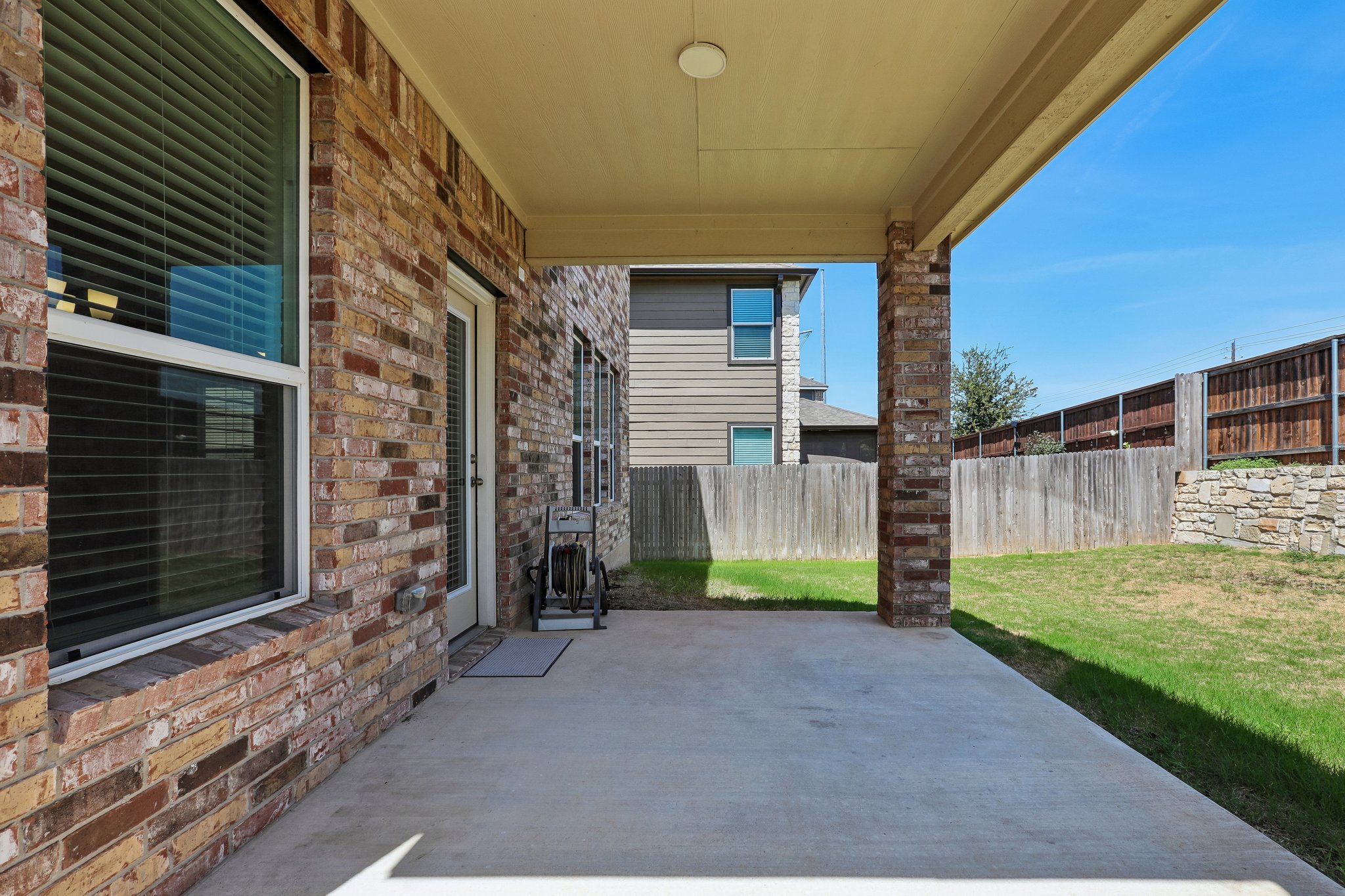 main property photo 24