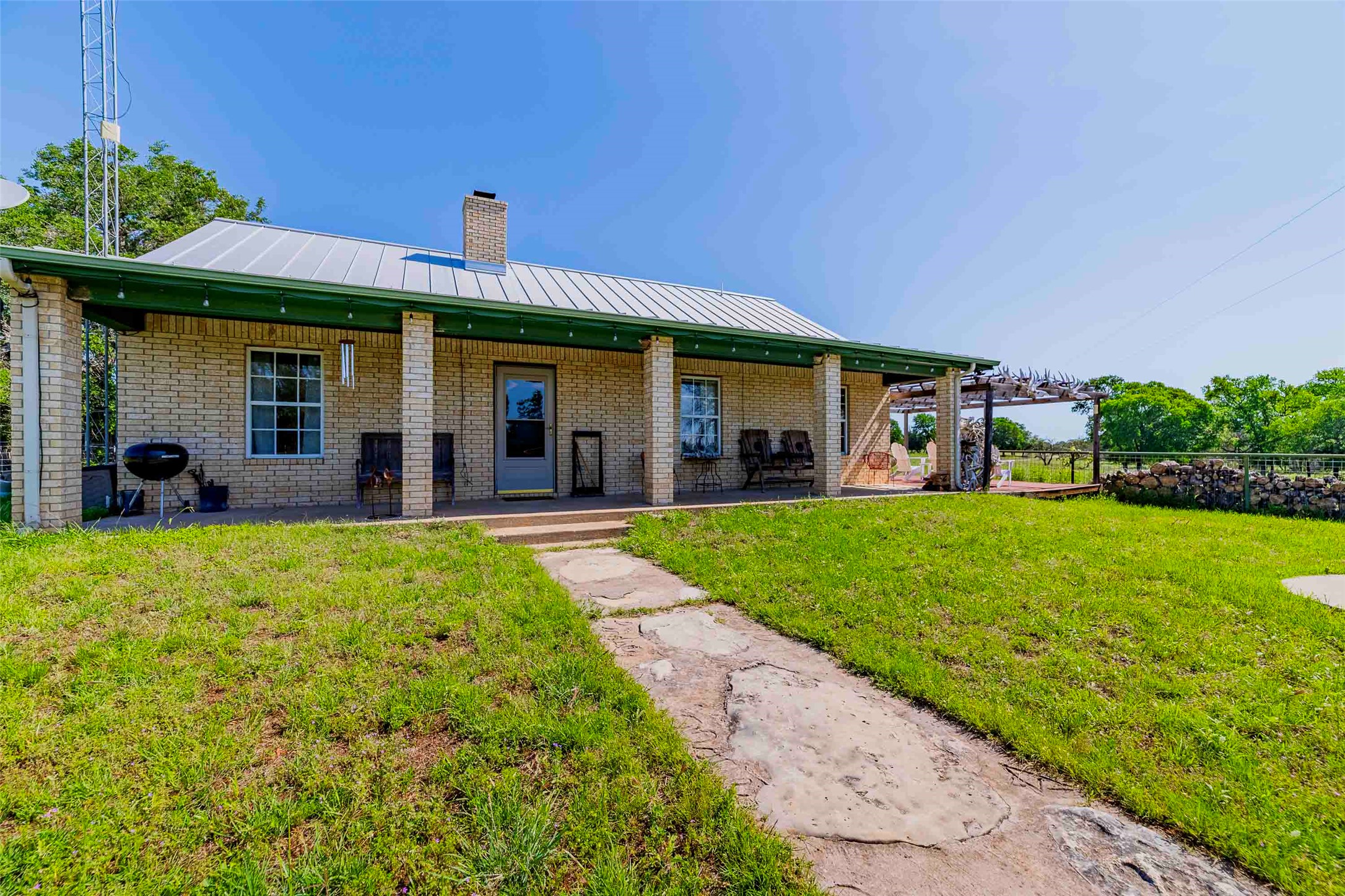 main property photo 11