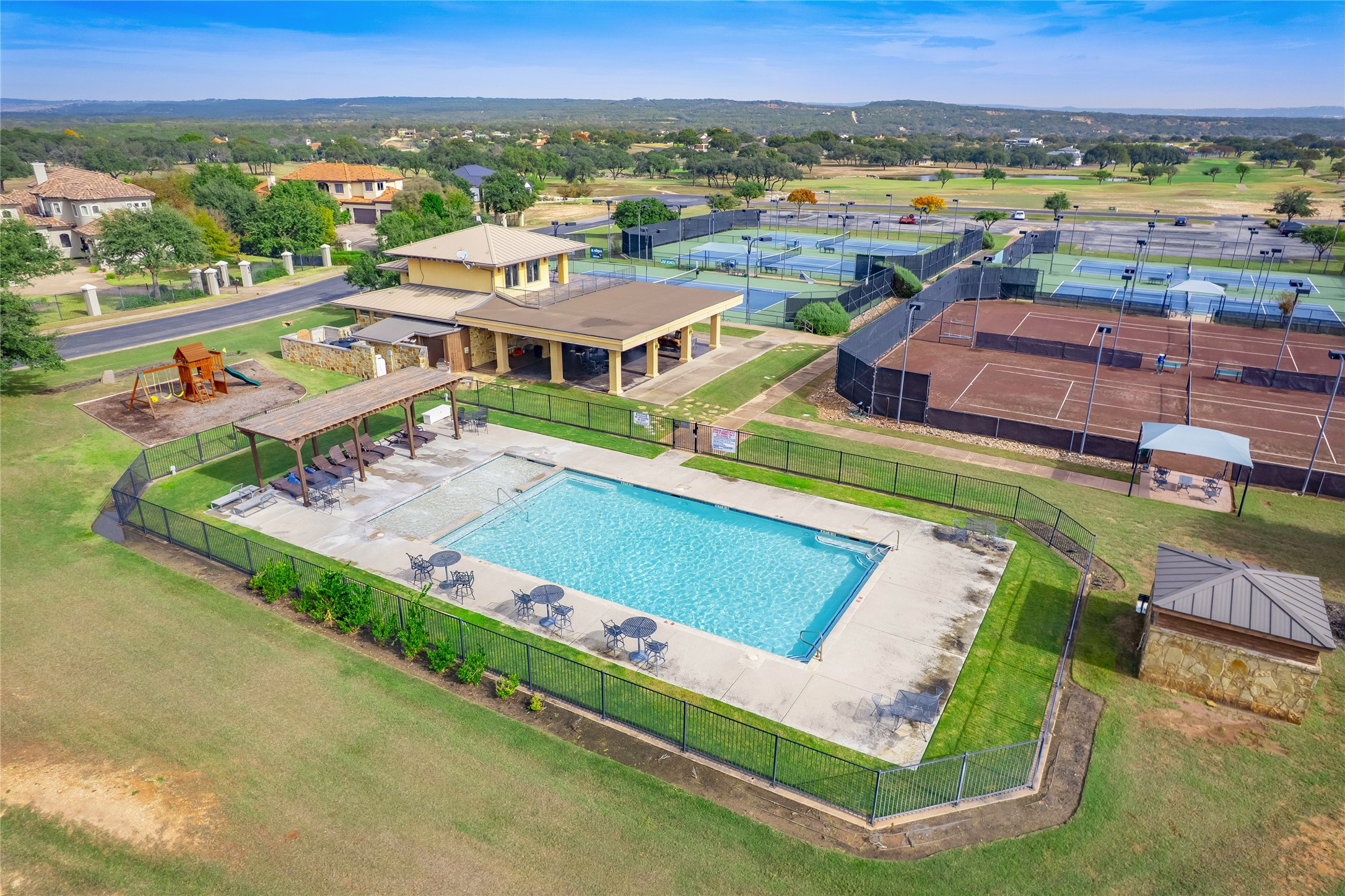 main property photo 18