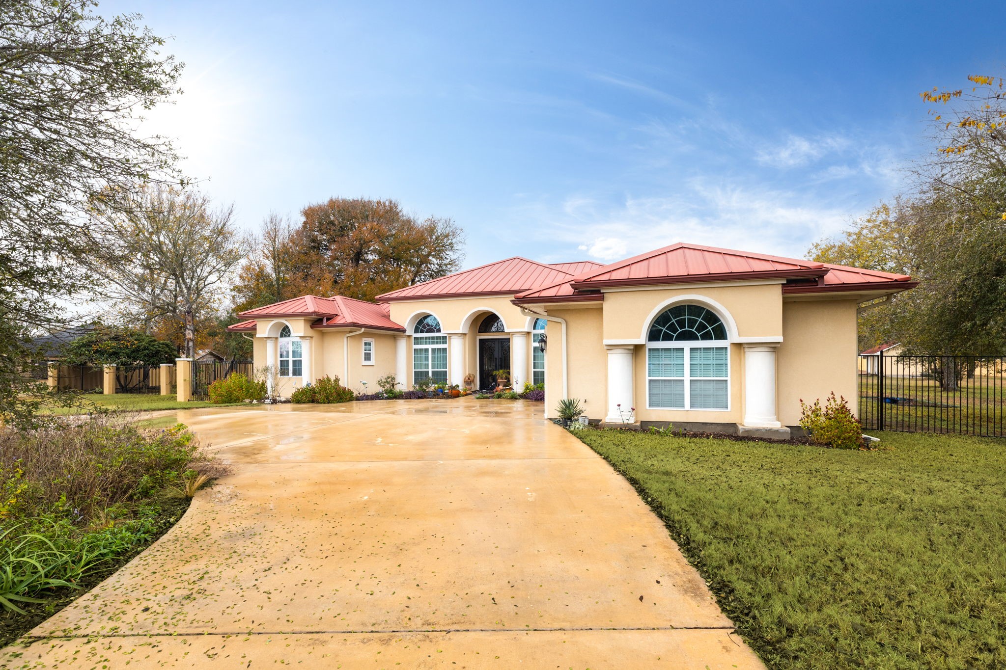 main property photo 2