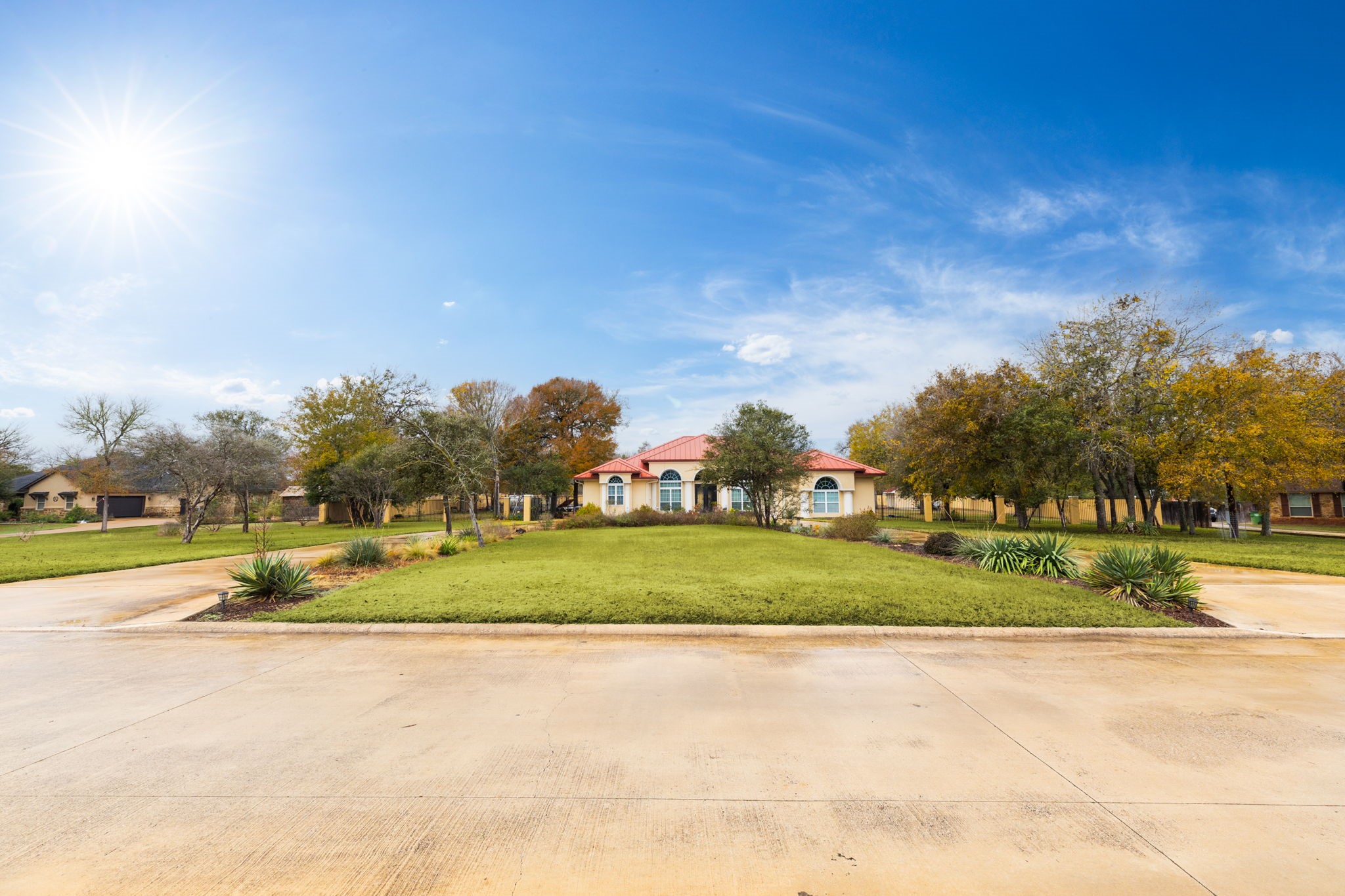 main property photo 30