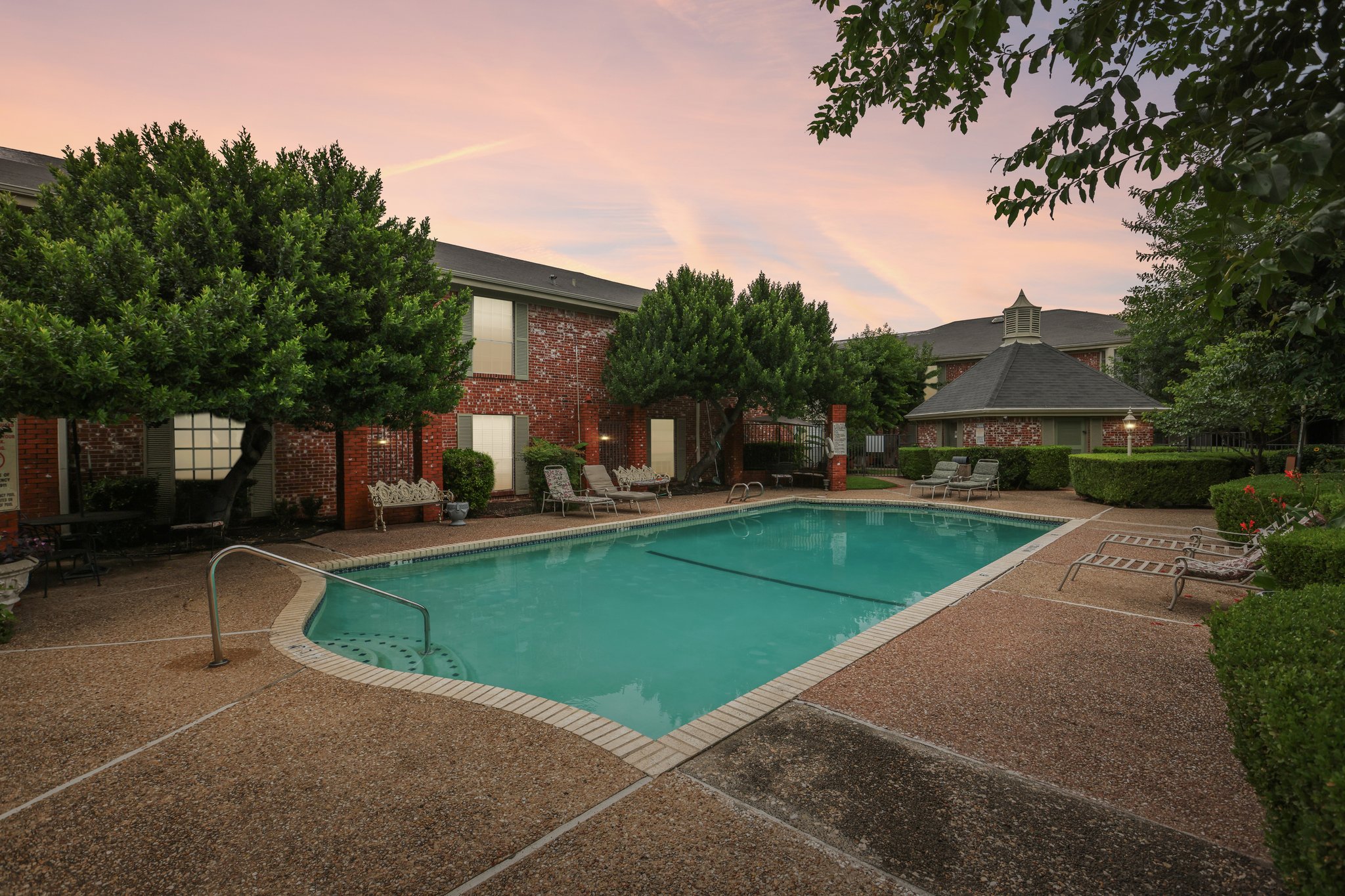 main property photo 13