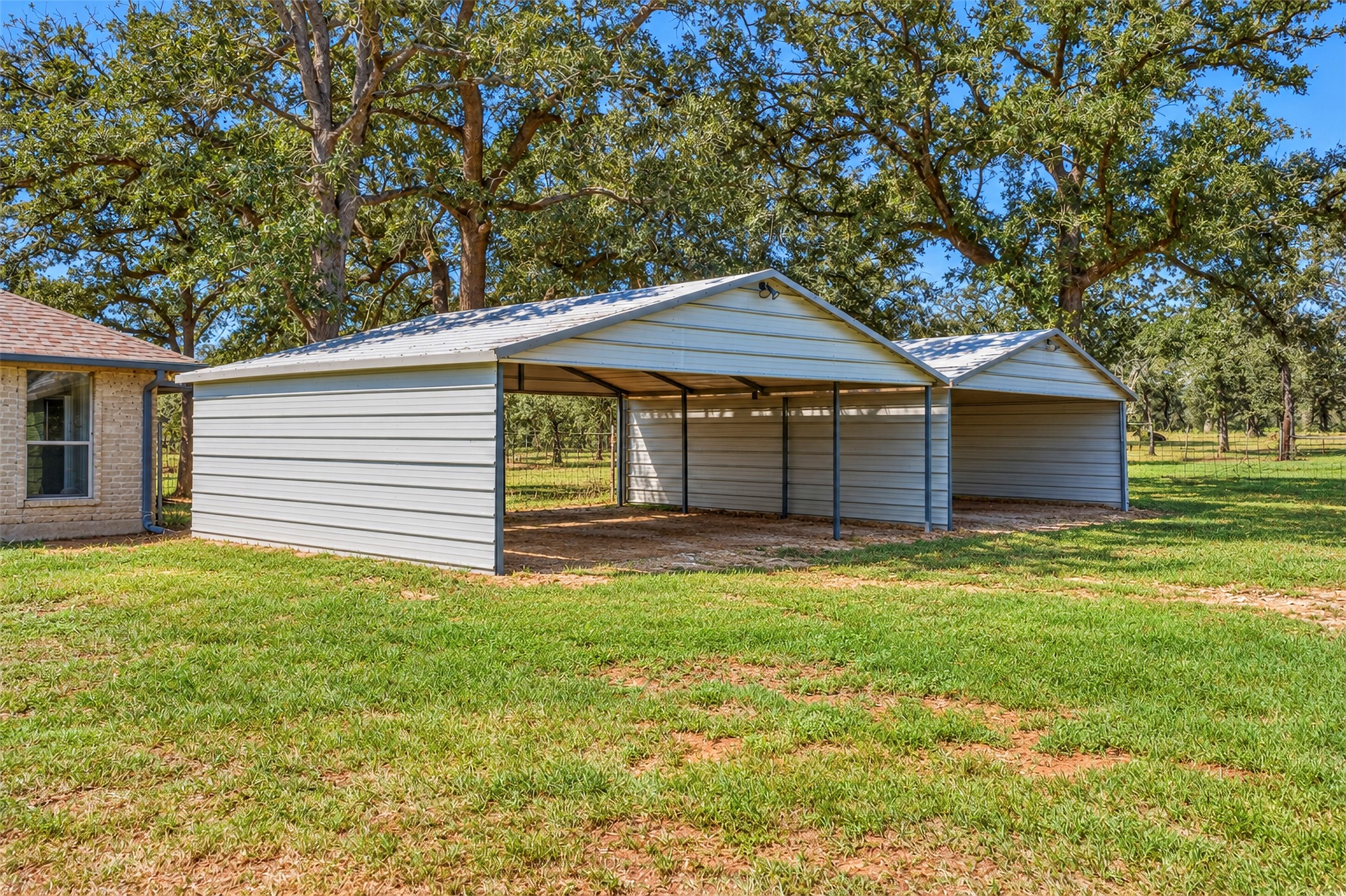 main property photo 29