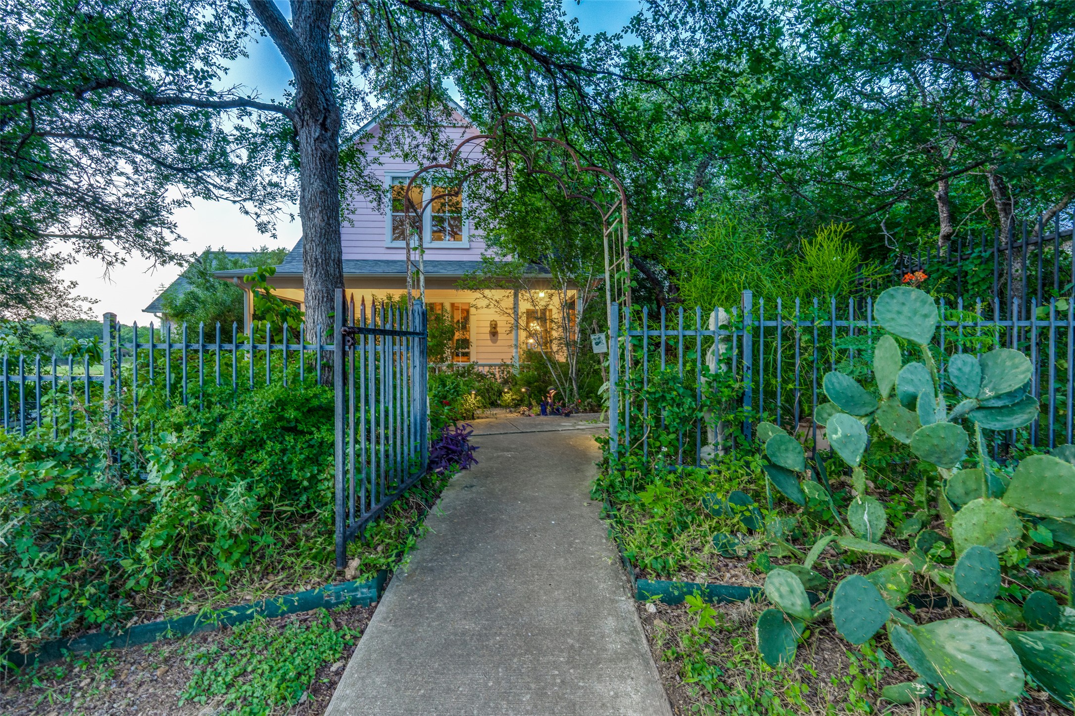 main property photo 2