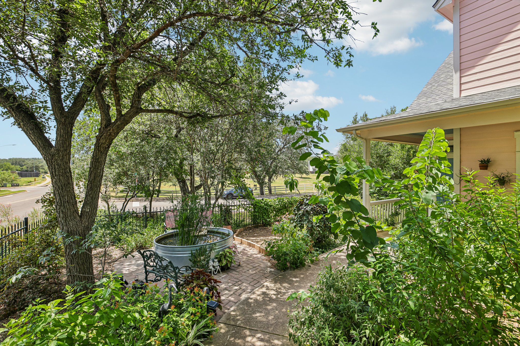 main property photo 33