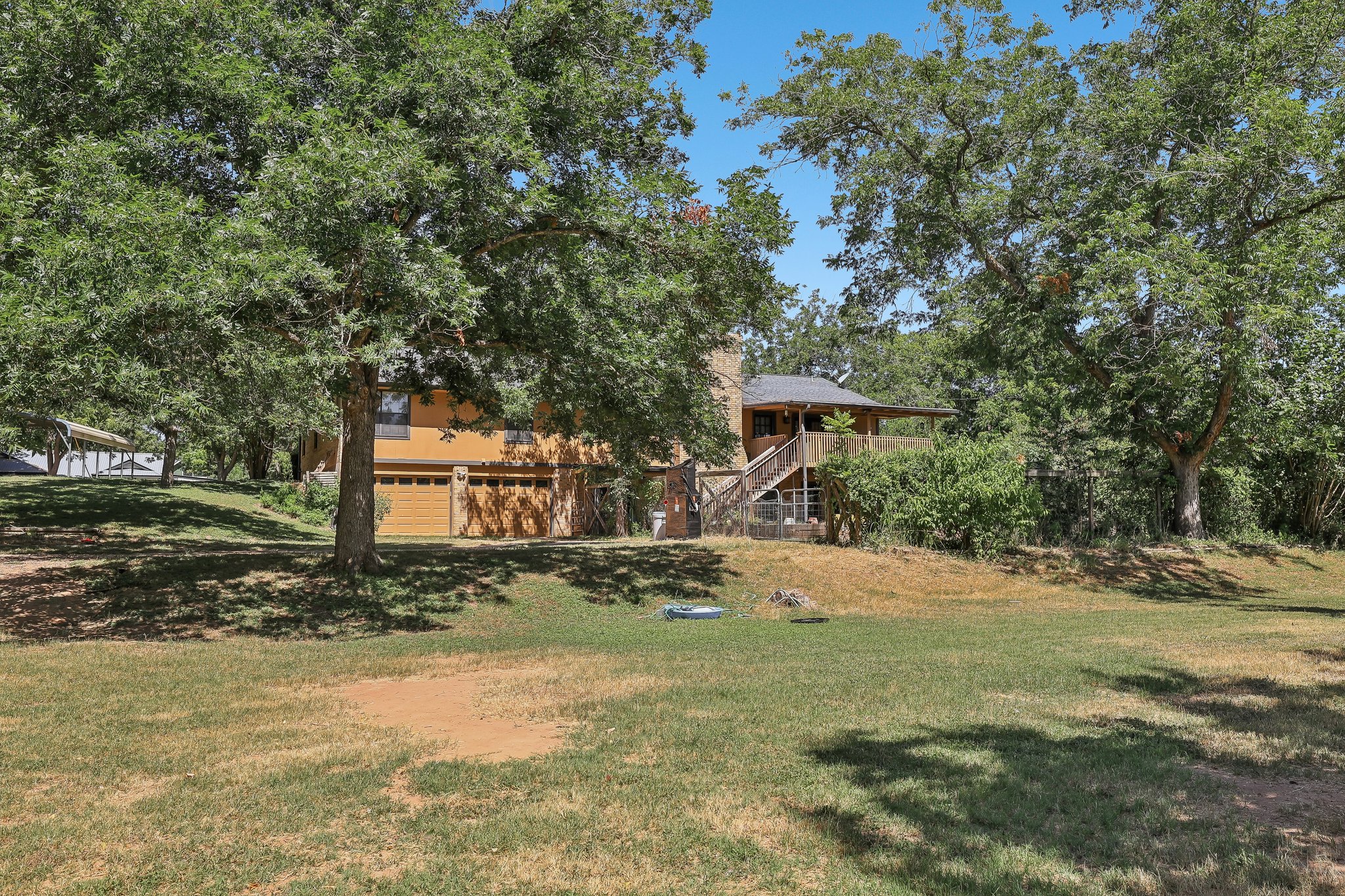 main property photo 8