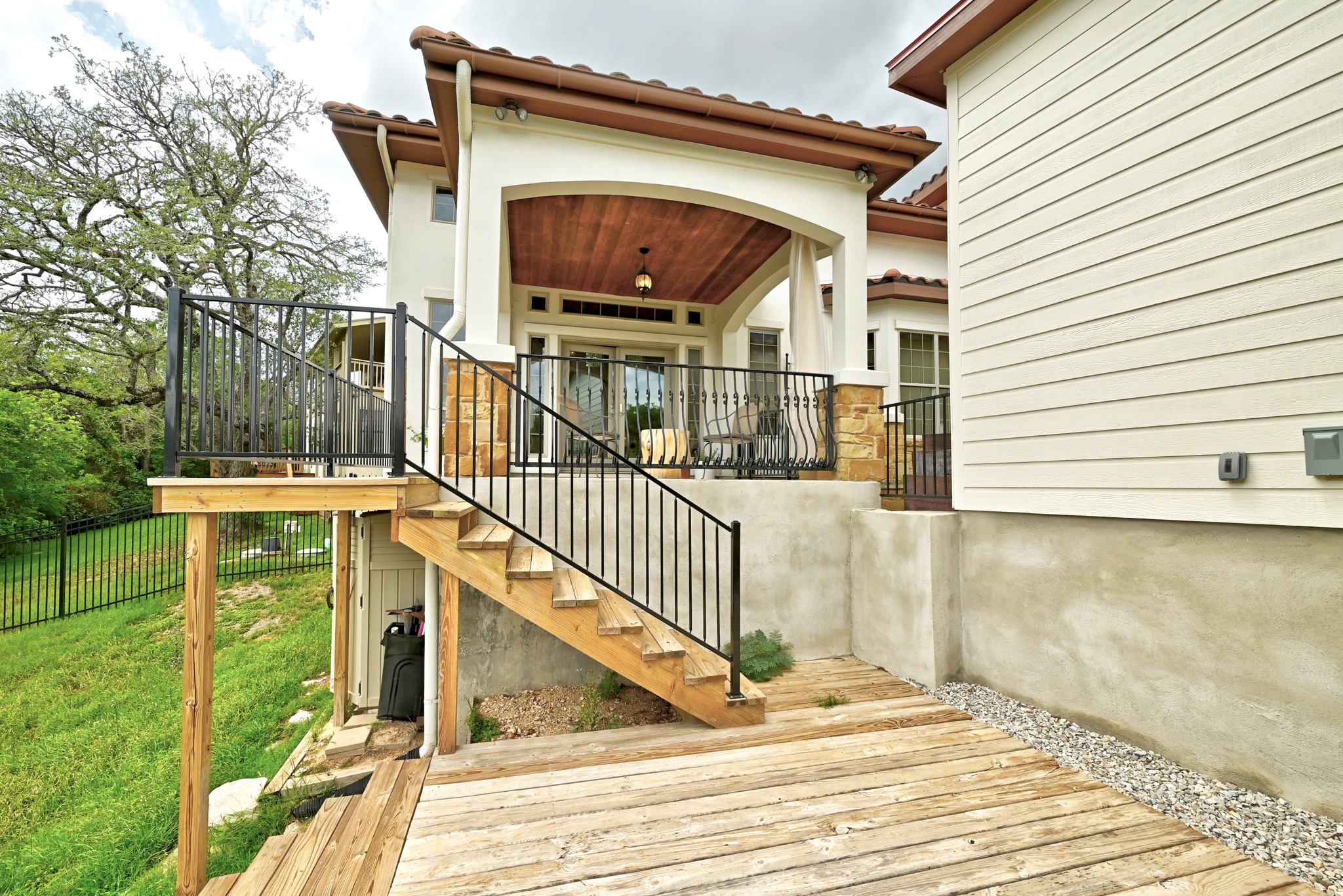 main property photo 27
