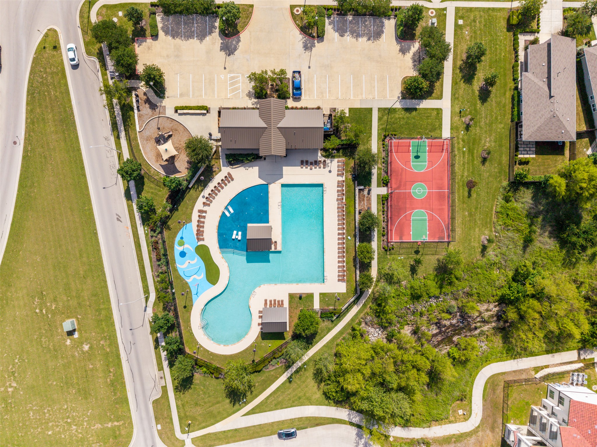 main property photo 29