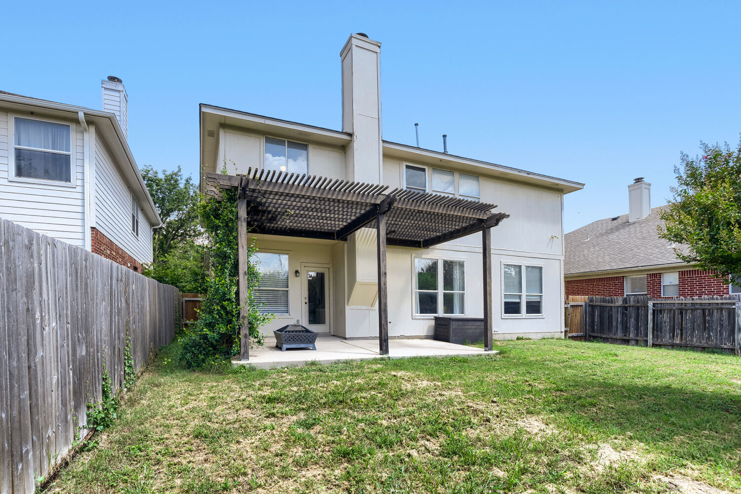 main property photo 24