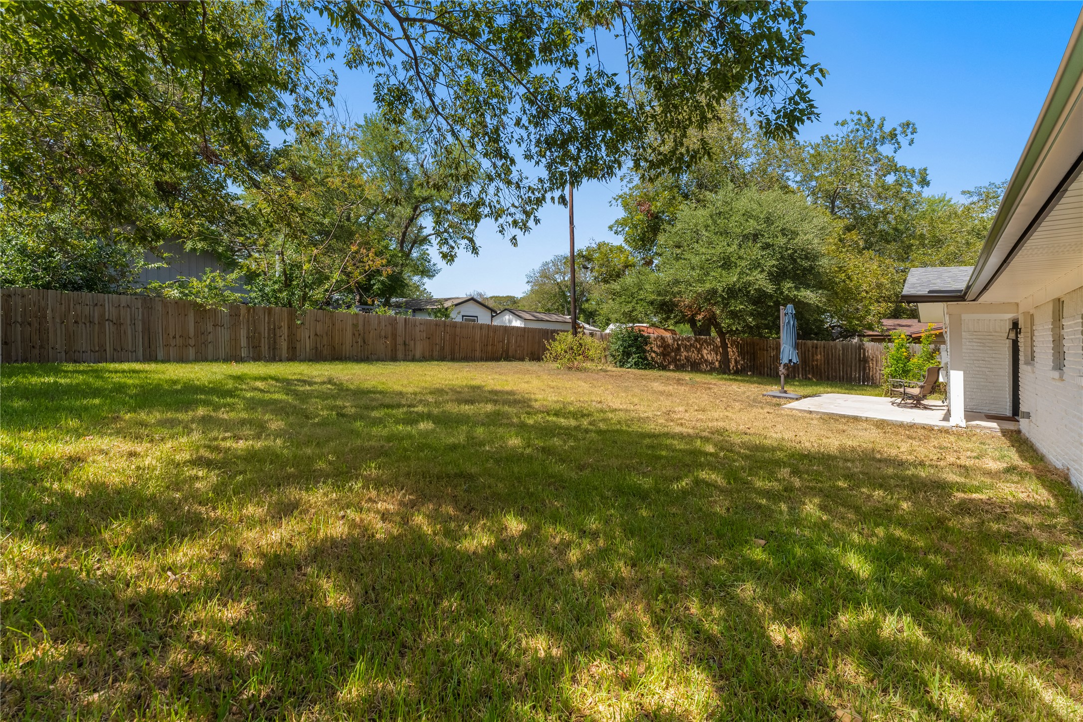 main property photo 30