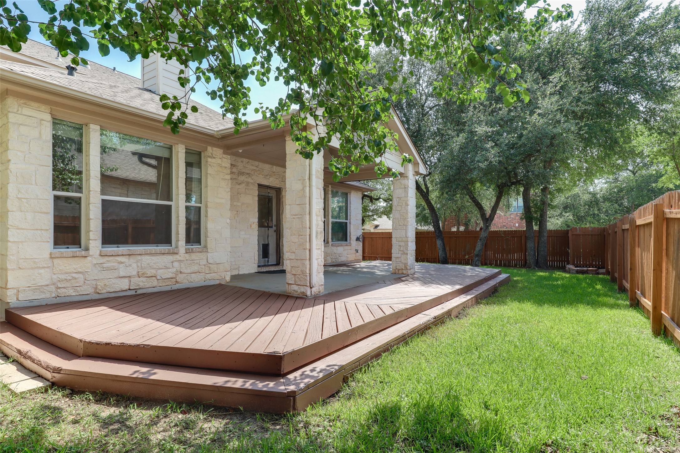 main property photo 30
