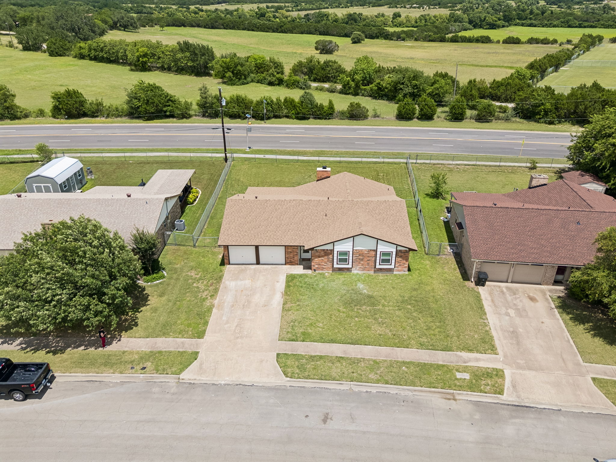 main property photo 3