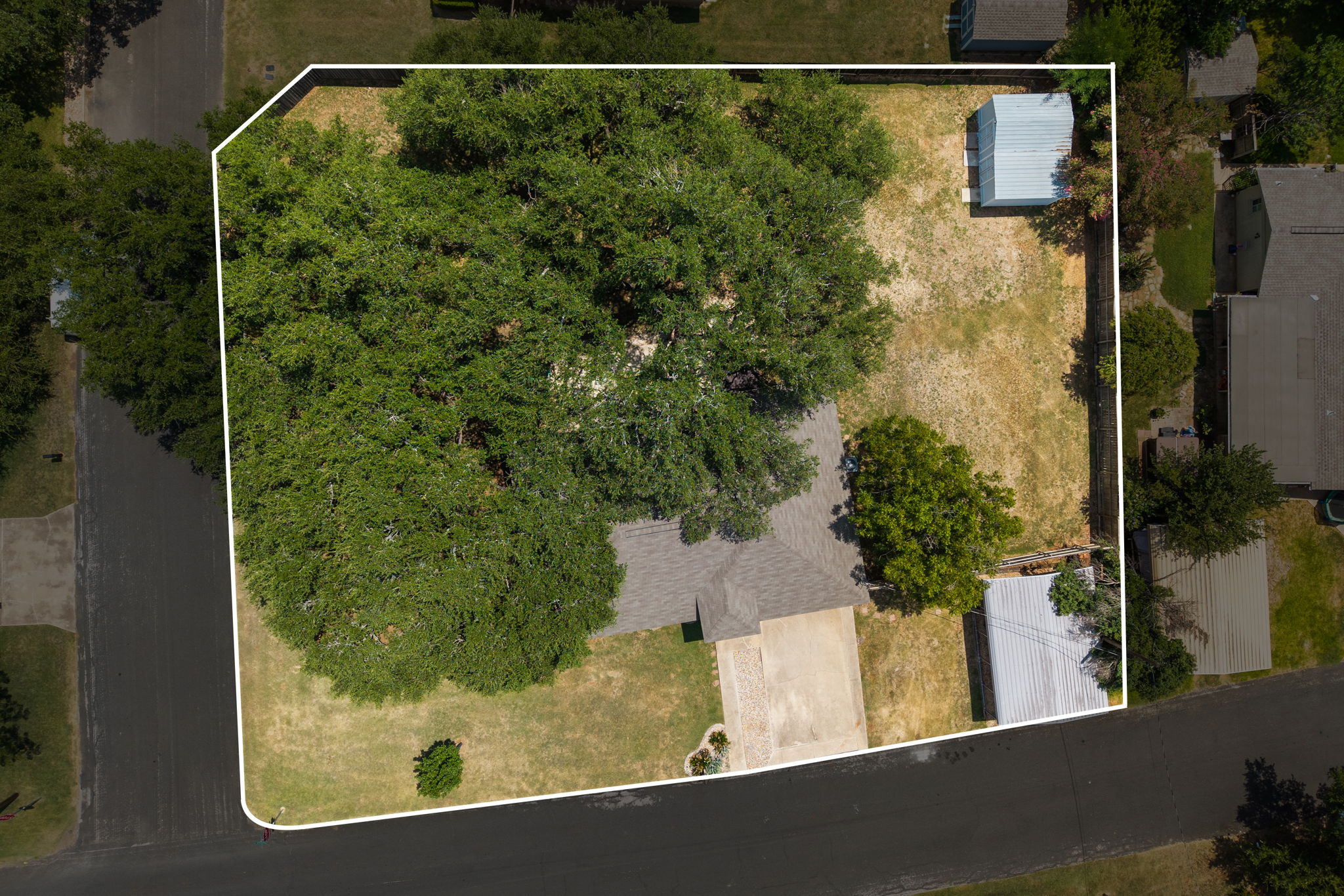 main property photo 33