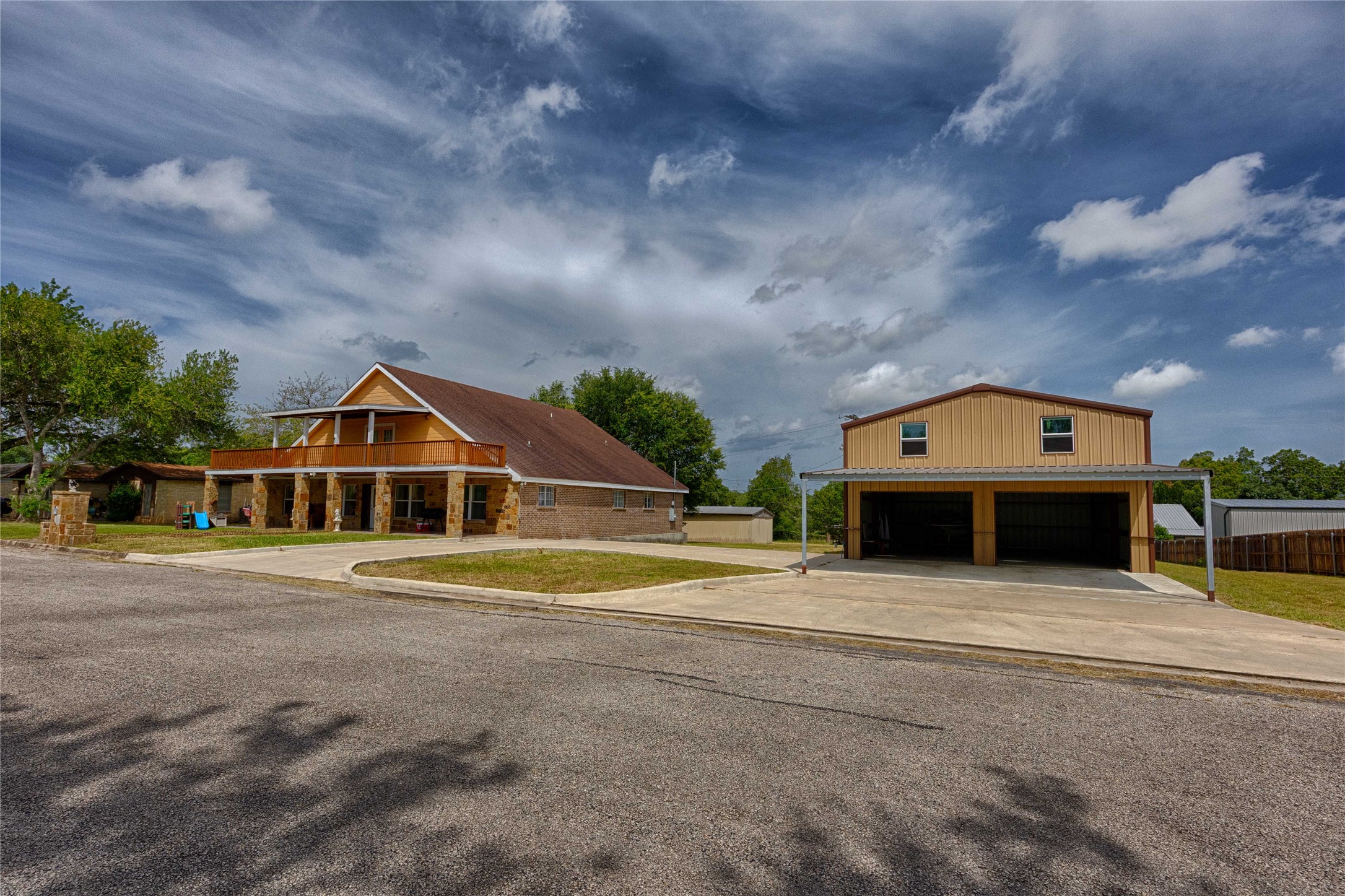 main property photo 16