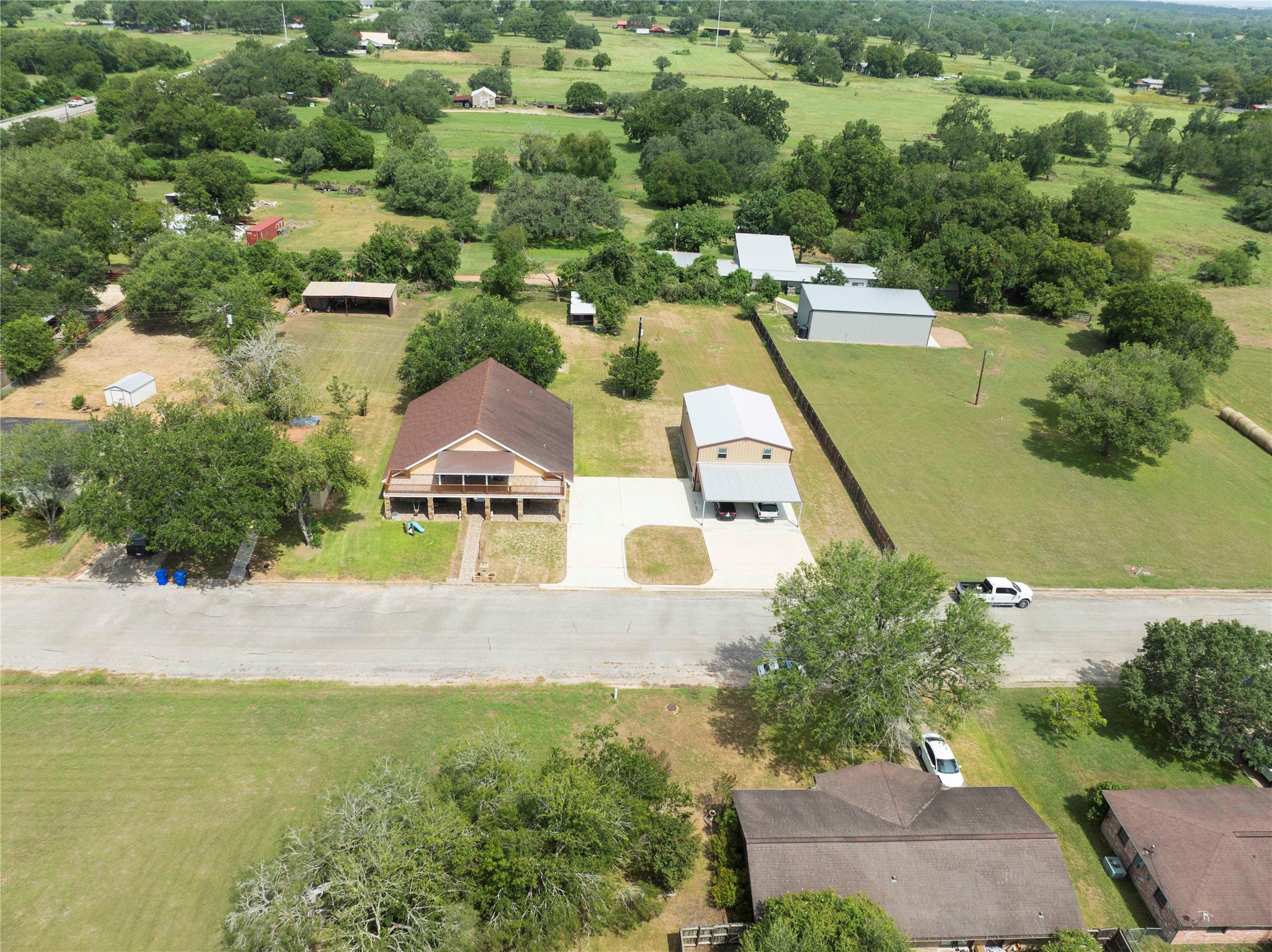 main property photo 17