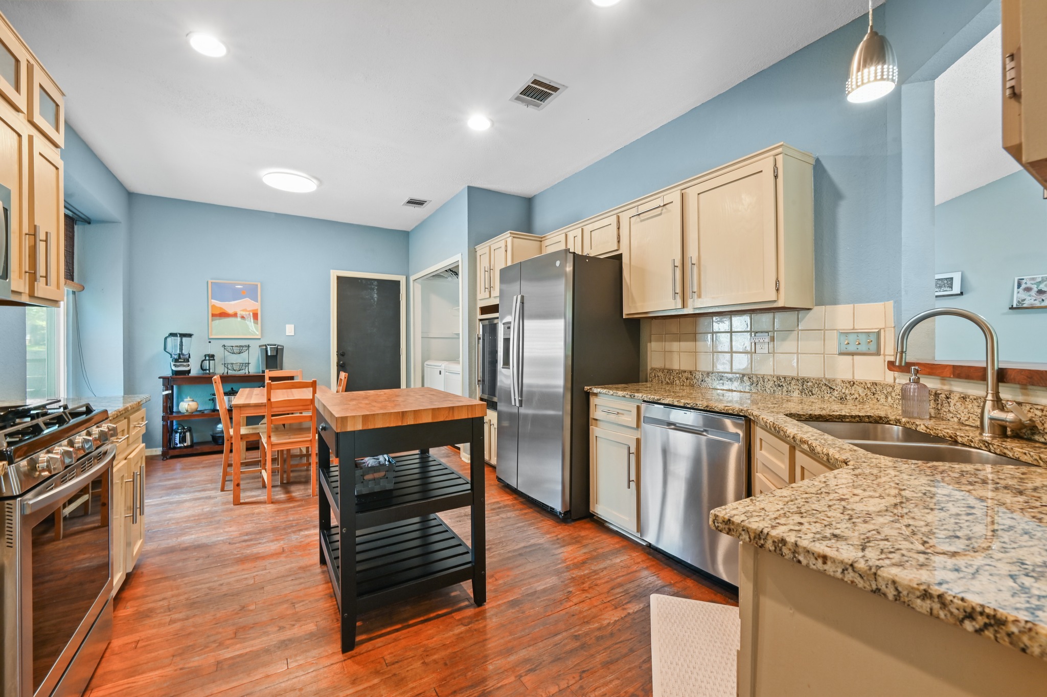 main property photo 7