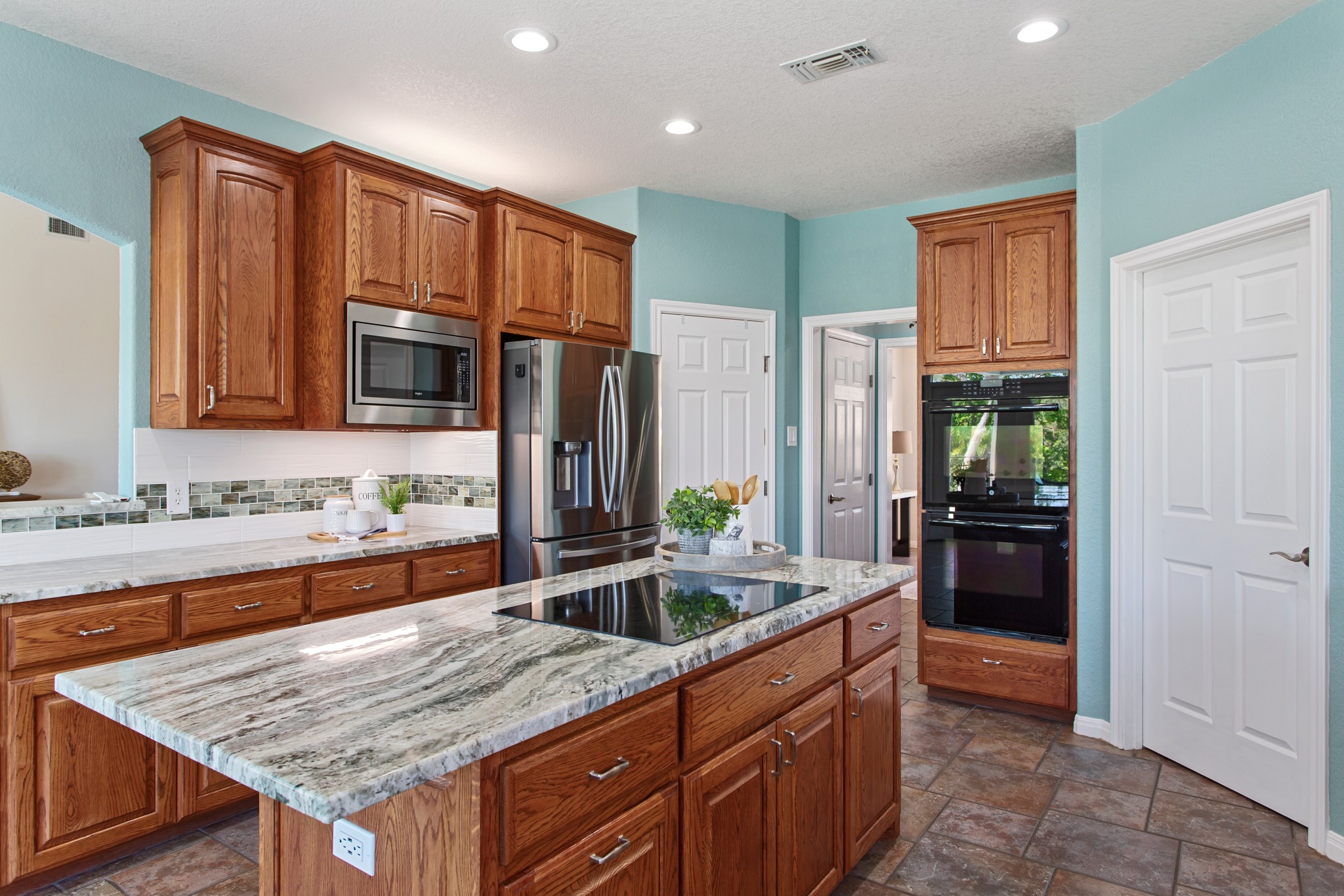 main property photo 13