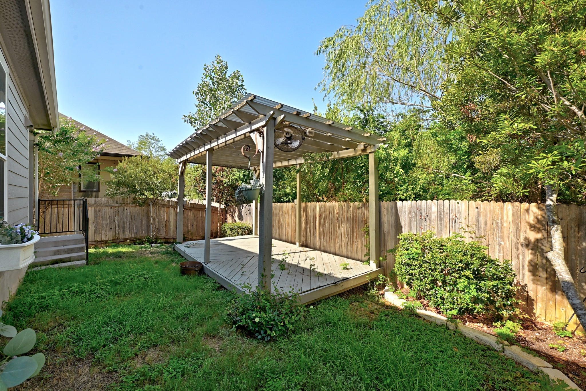 main property photo 18
