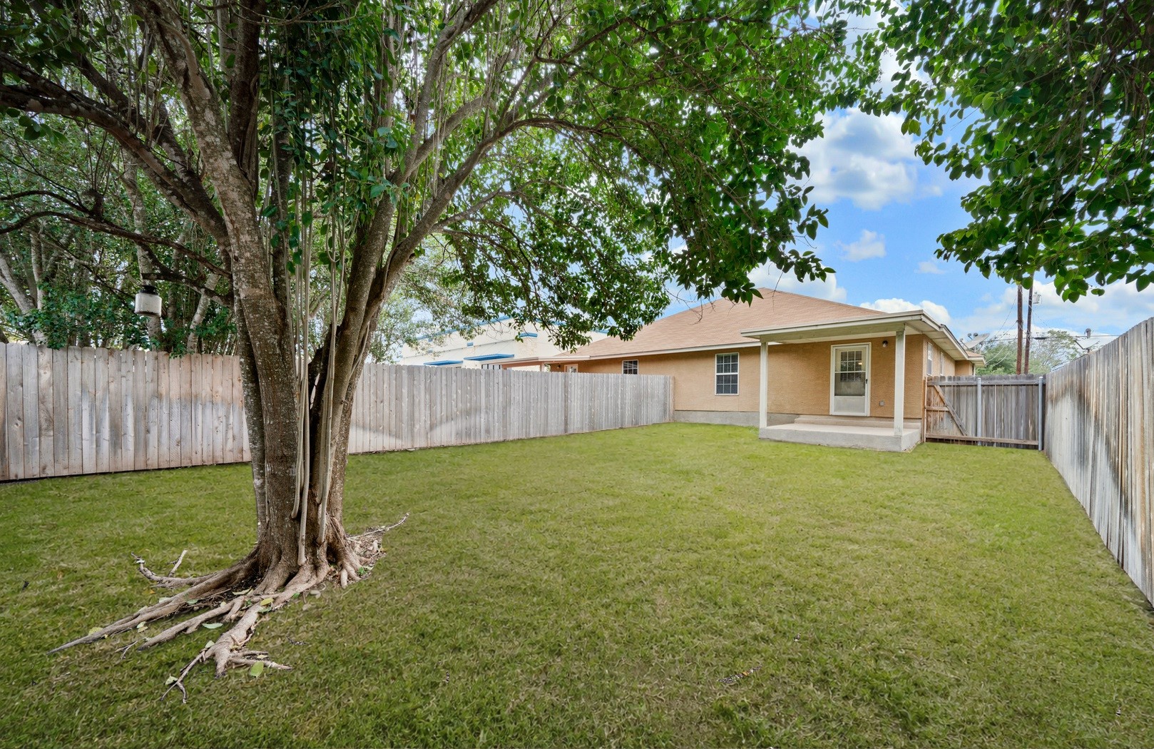 main property photo 19